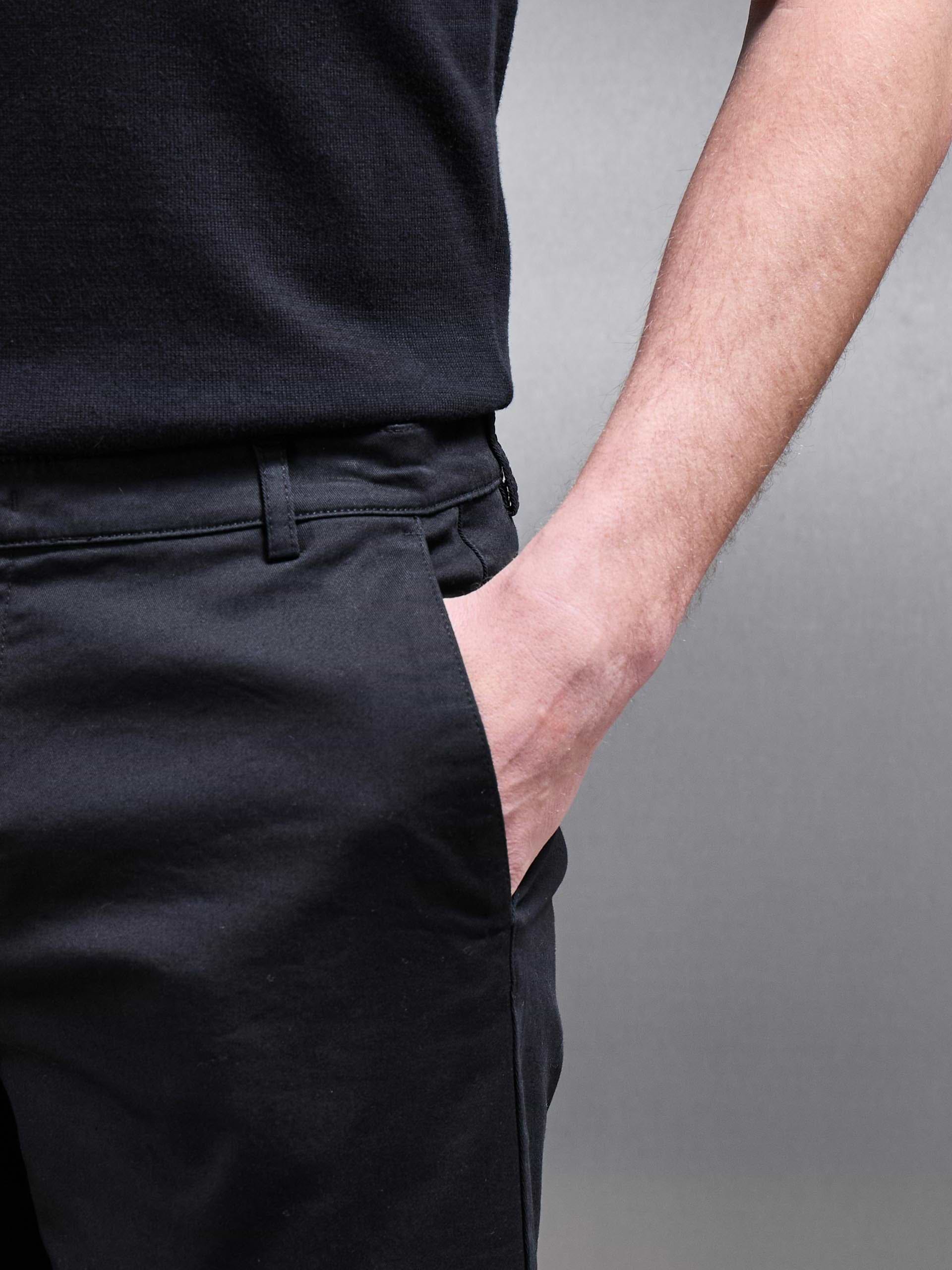 Slim Chino Short in Black