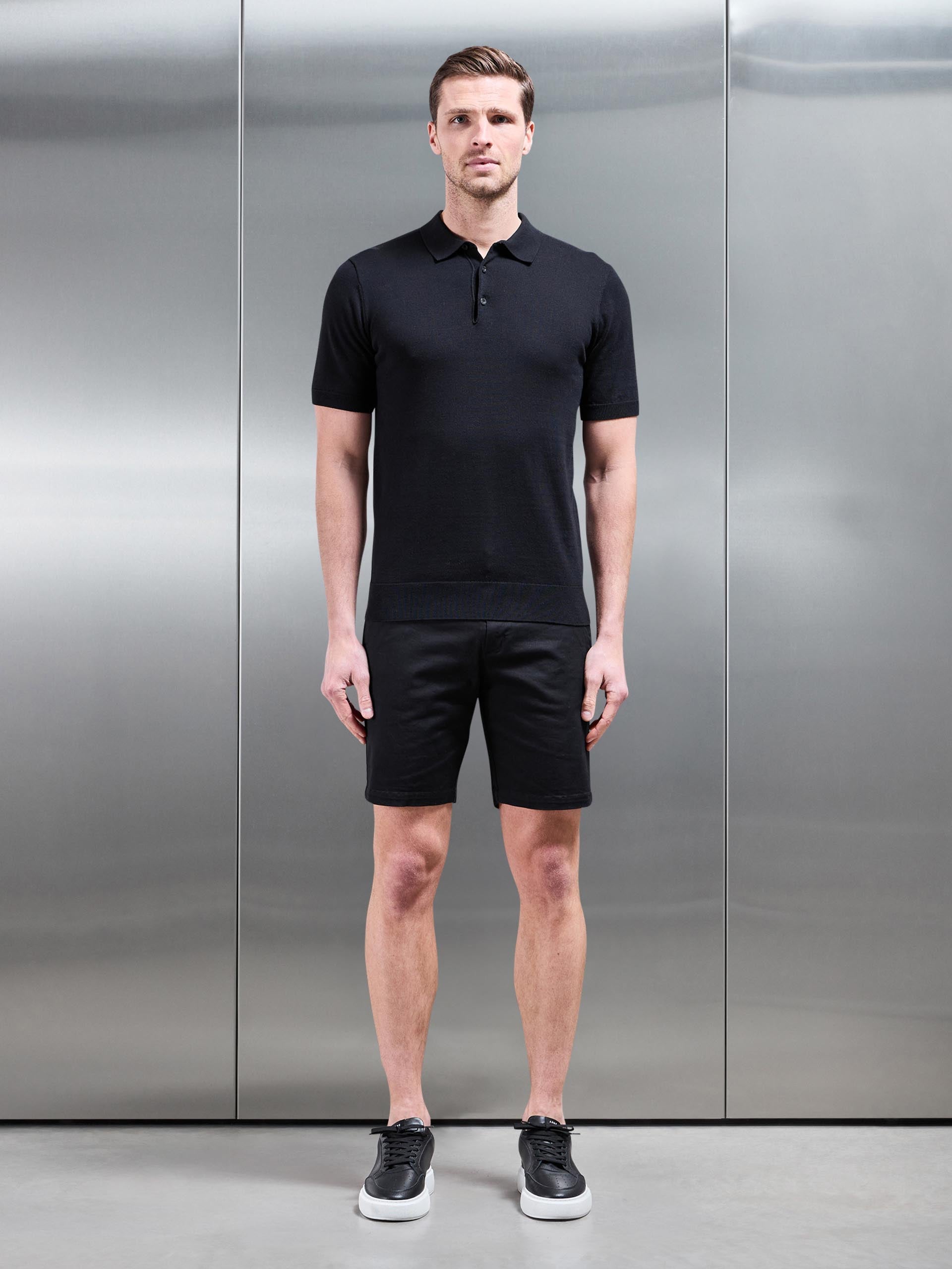 Slim Chino Short in Black