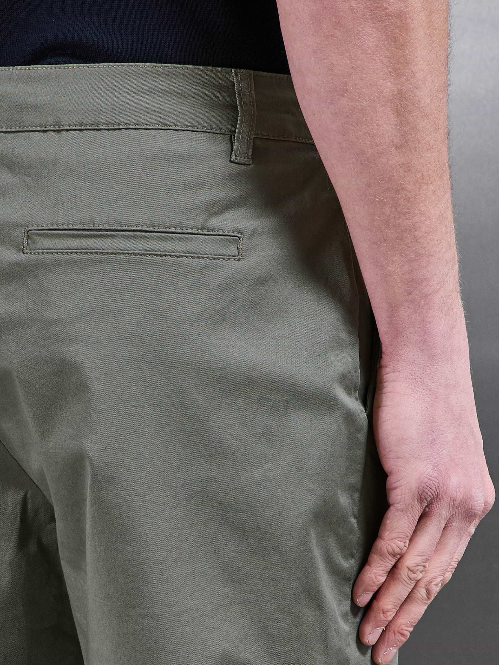 Tailored Chino Short in Olive