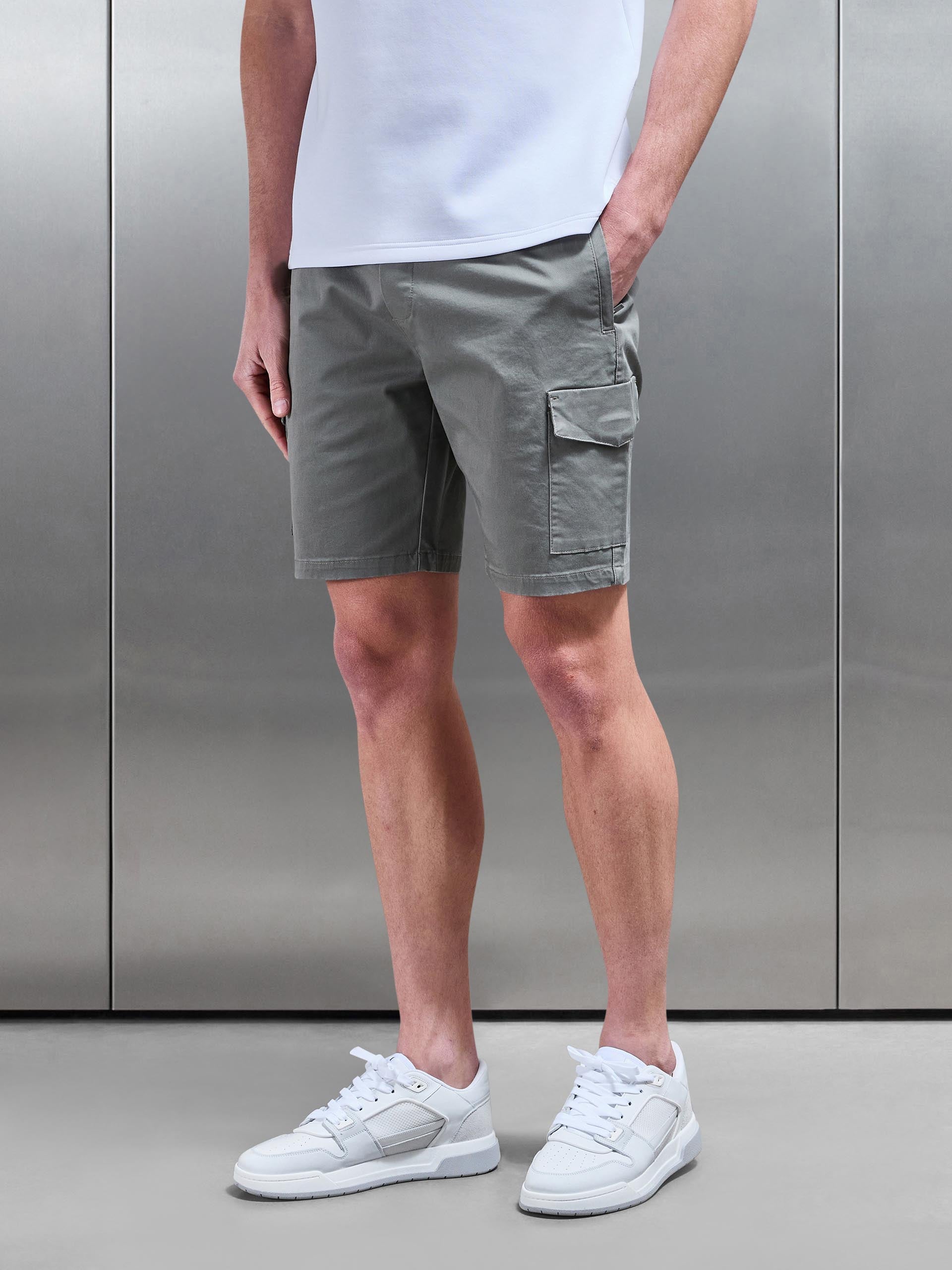 Cotton Drawstring Cargo Short in Olive