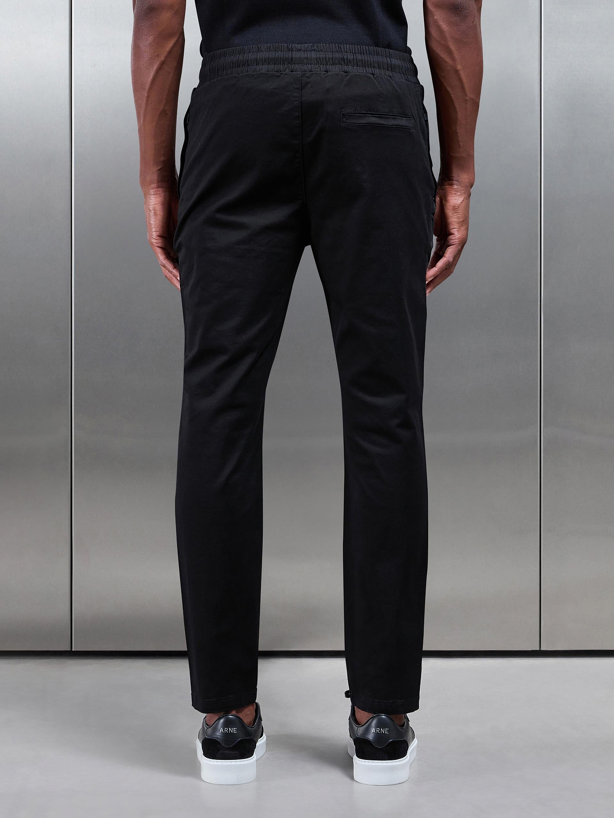 LOHENローヘンDRAWCORD CHINO PANTS 38黒 Tailored Drawstring Chino Trouser in Black | ARNE UK