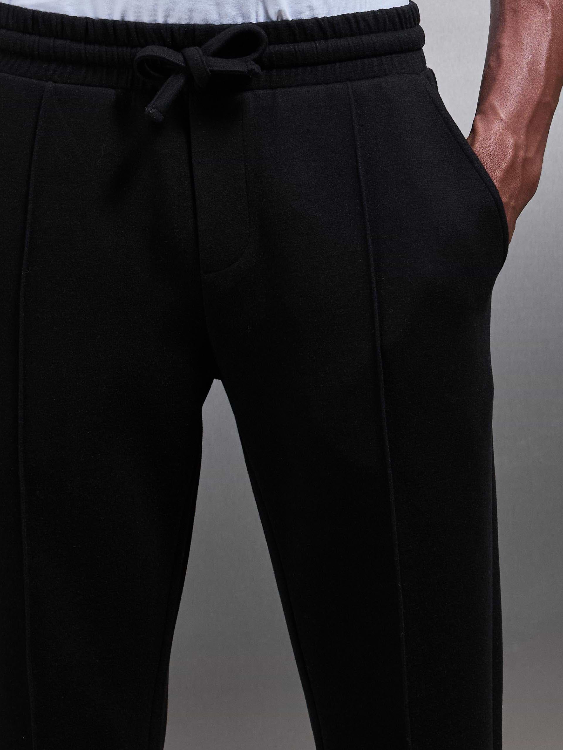 Tailored Knitted Jogger in Black