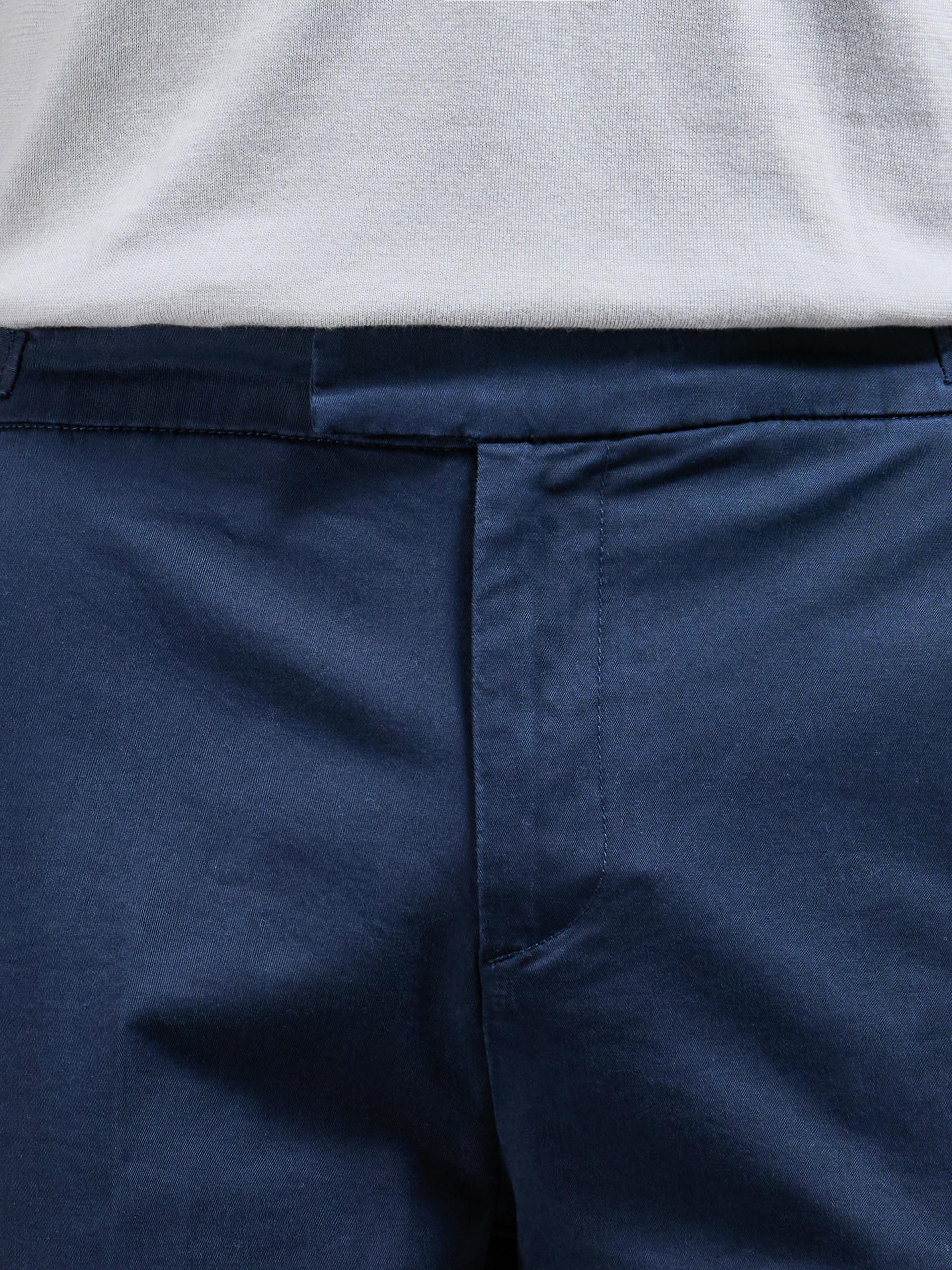 Side Adjuster Chino Short in Navy