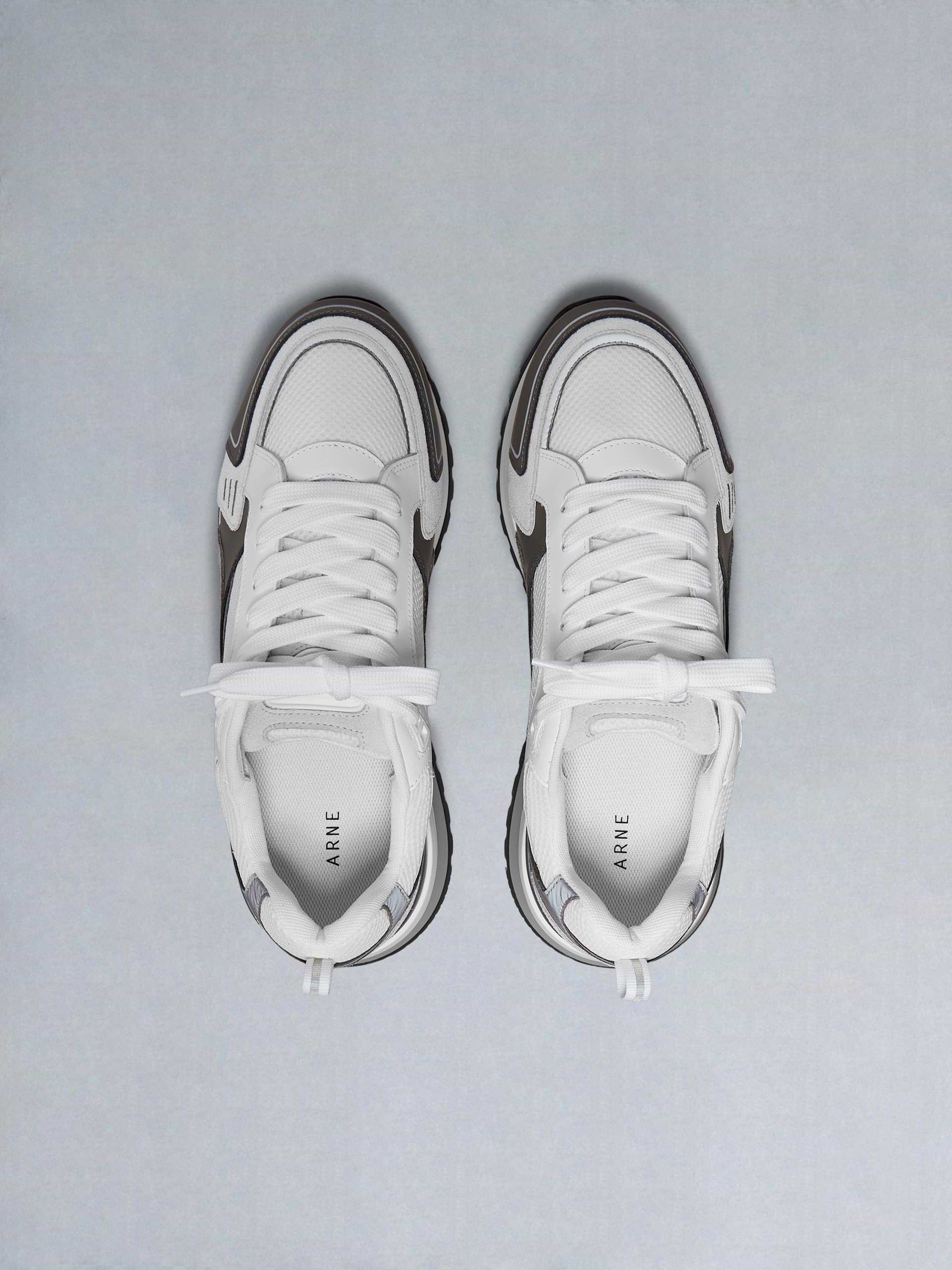 Technical Racer in White Grey