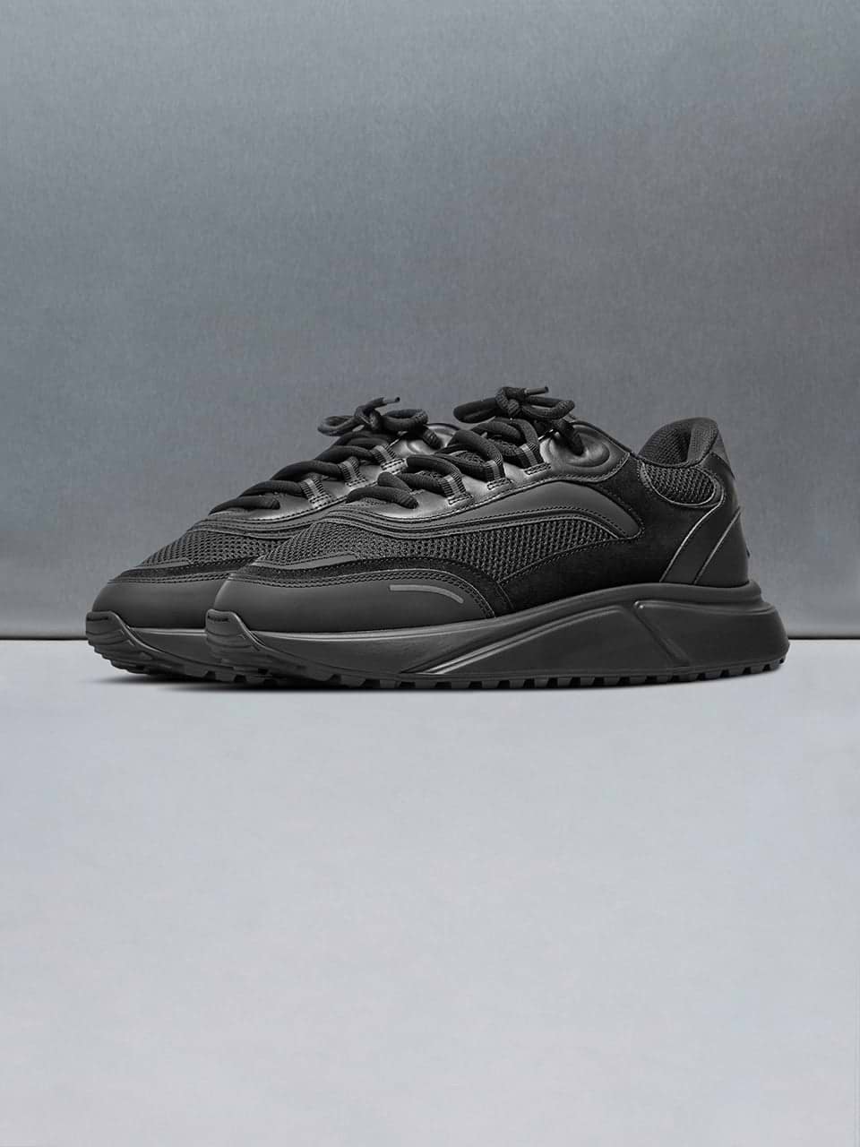 Technical Runner 2.0 in Triple Black