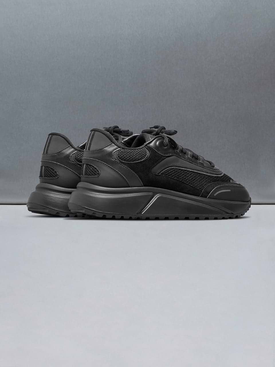 Technical Runner 2.0 in Triple Black