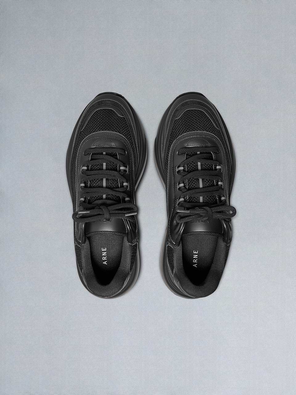 Technical Runner 2.0 in Triple Black