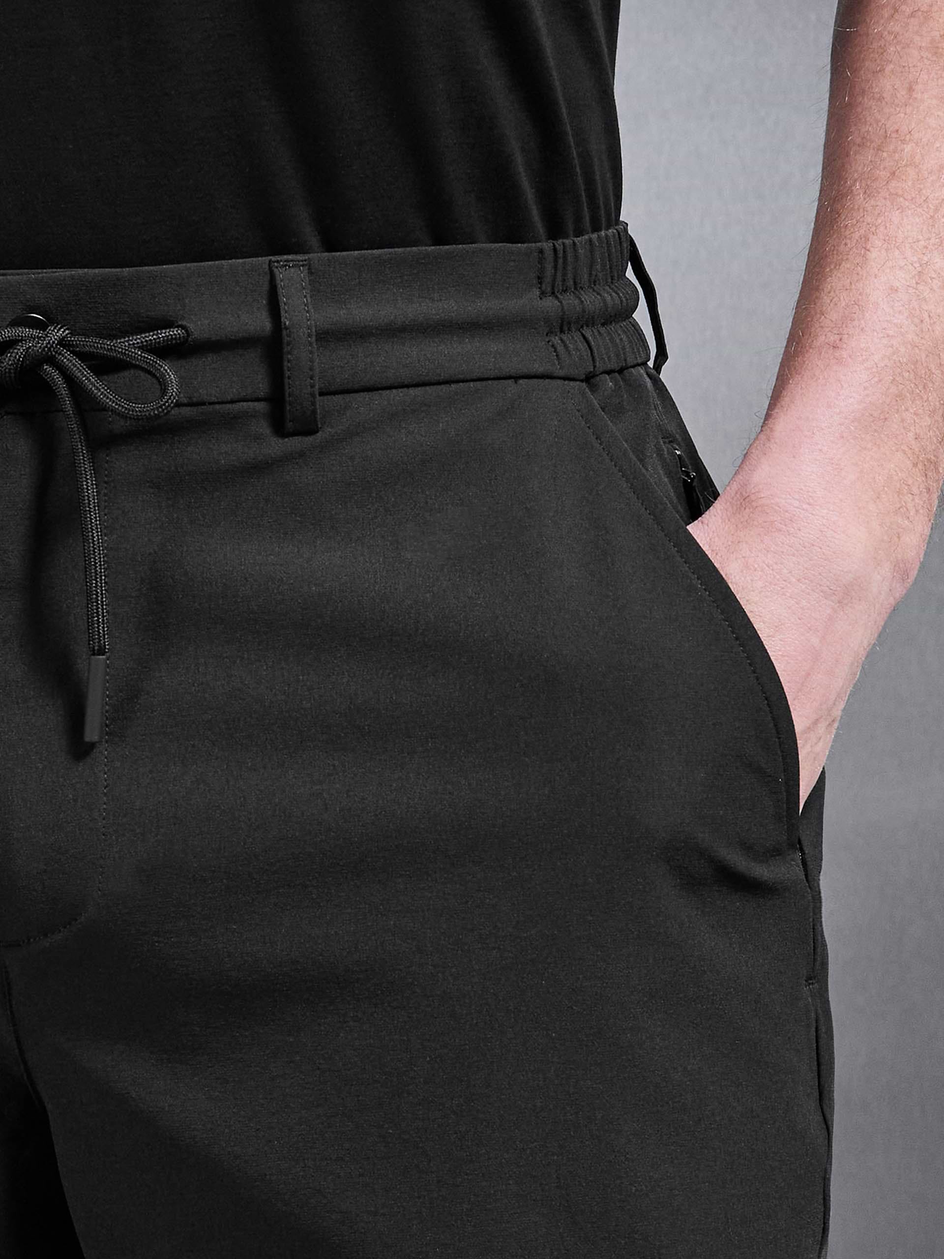 Technical Stretch Chino Short in Black