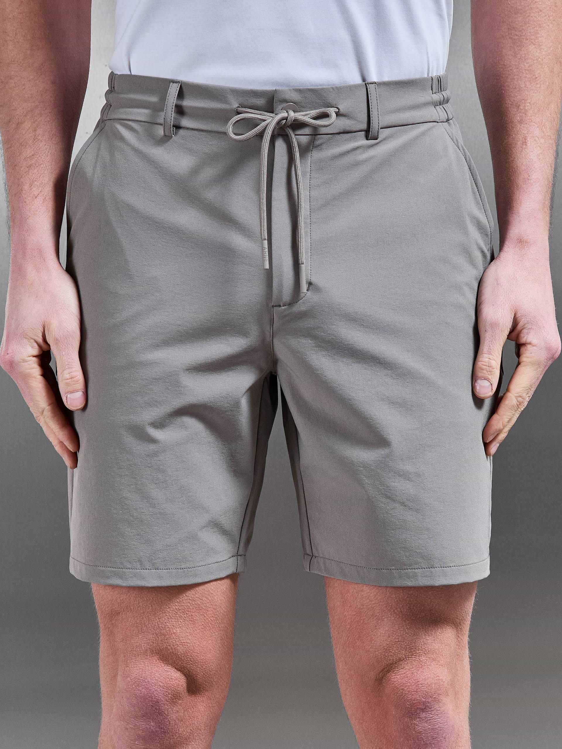 Technical Stretch Chino Short in Taupe