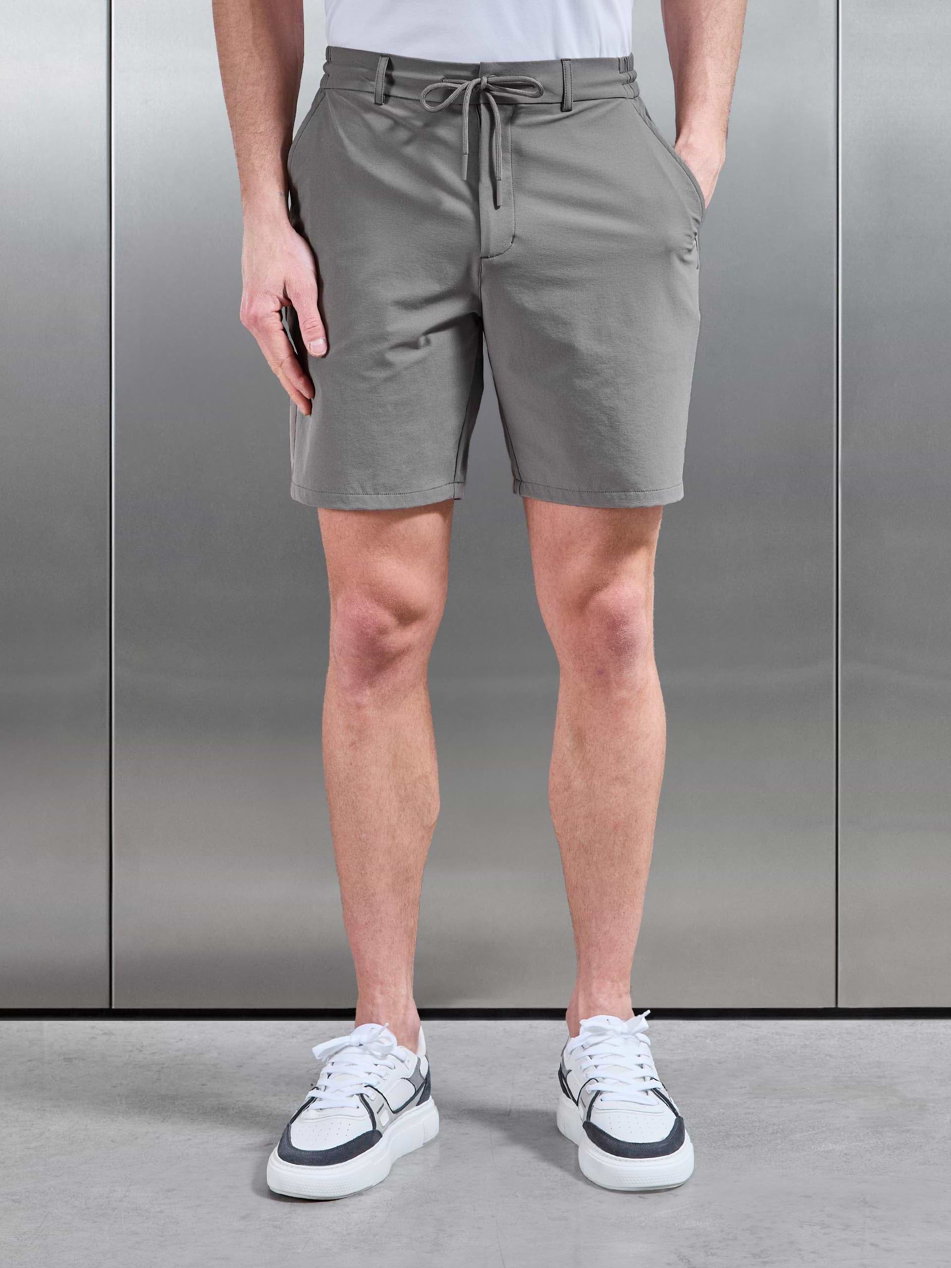 Technical Stretch Chino Short in Taupe