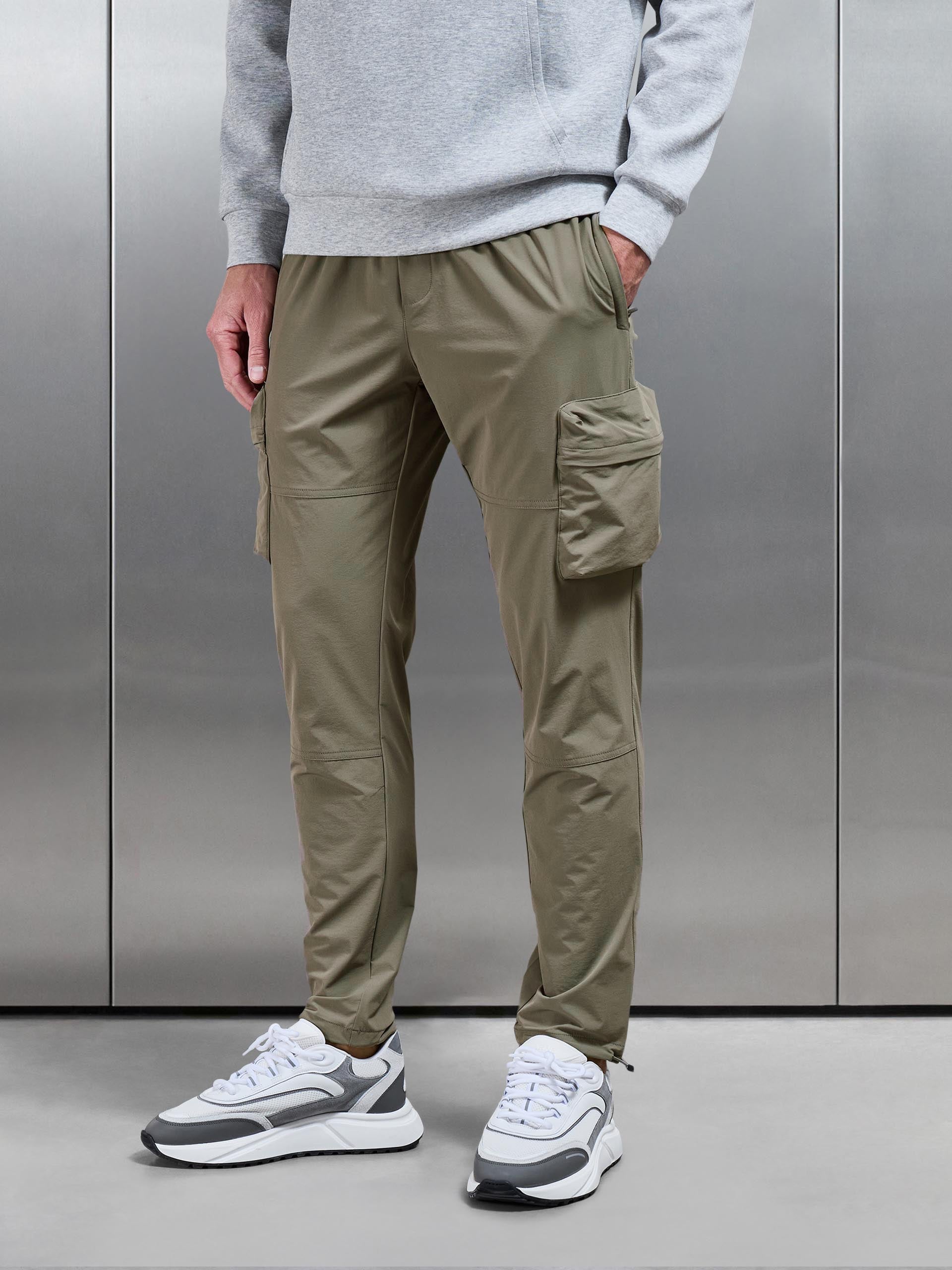 Technical 3D Cargo Pant in Olive