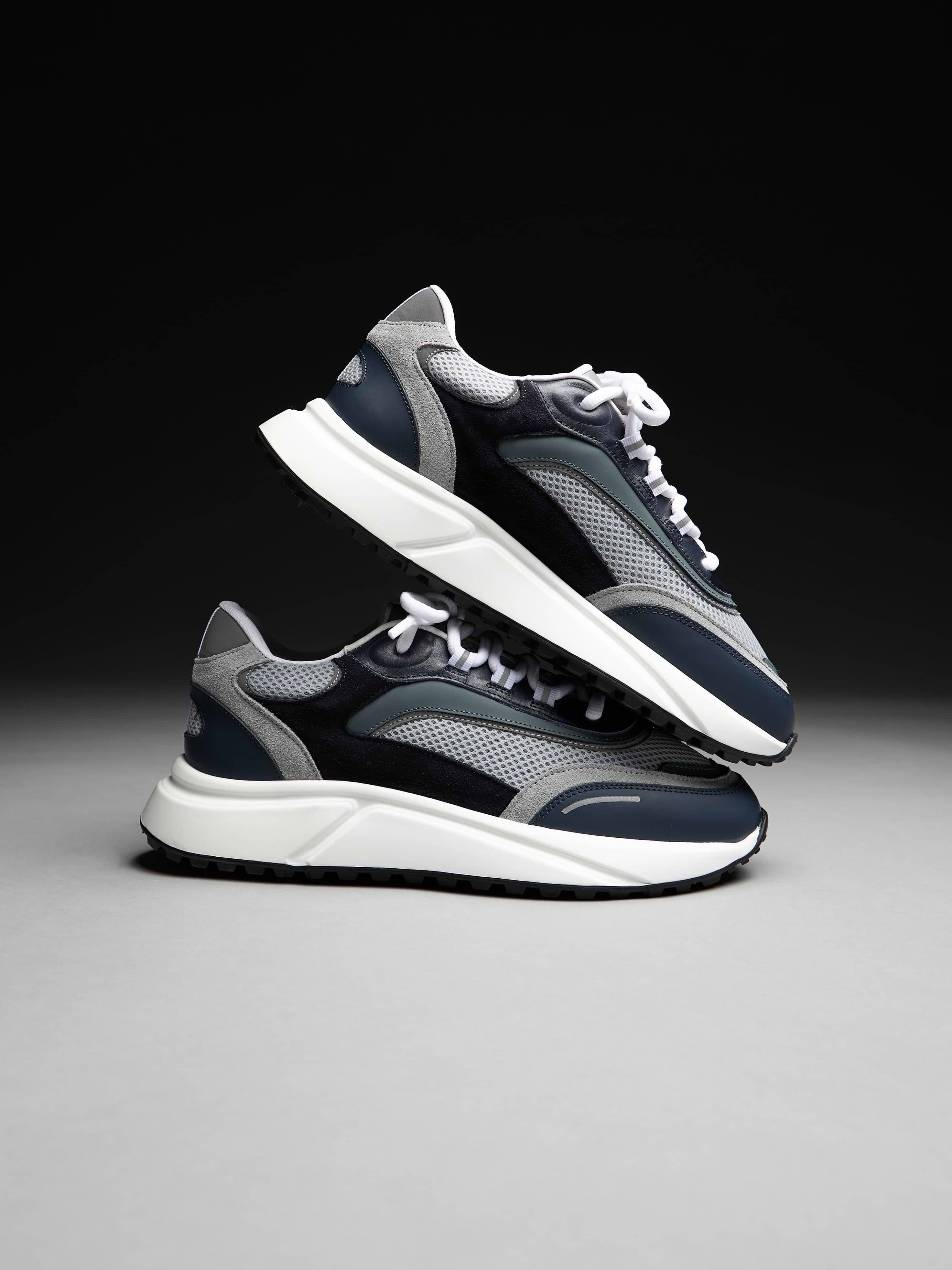 Technical Runner 2.0 in Air Force Blue