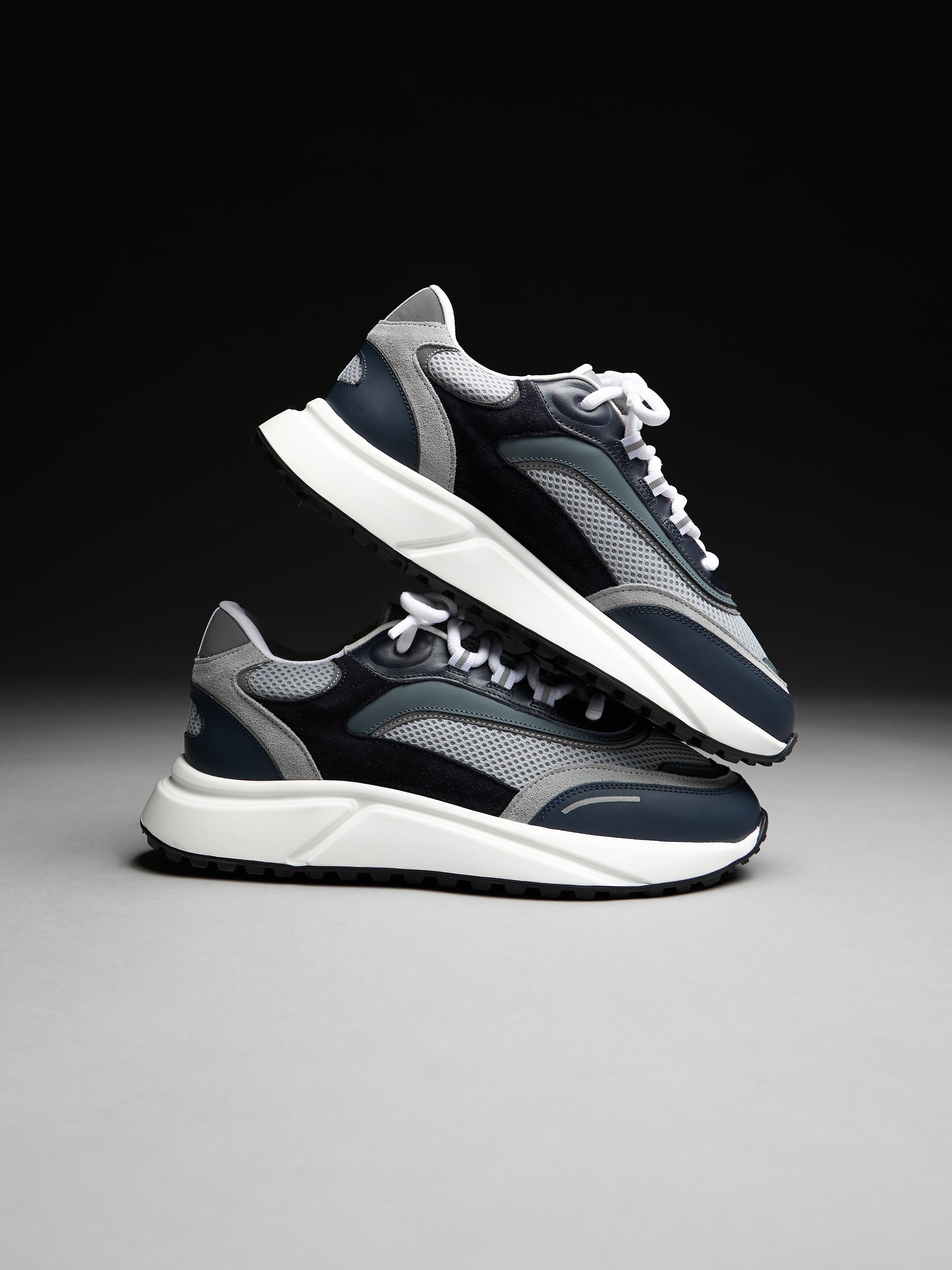 Technical Runner 2.0 in Air Force Blue