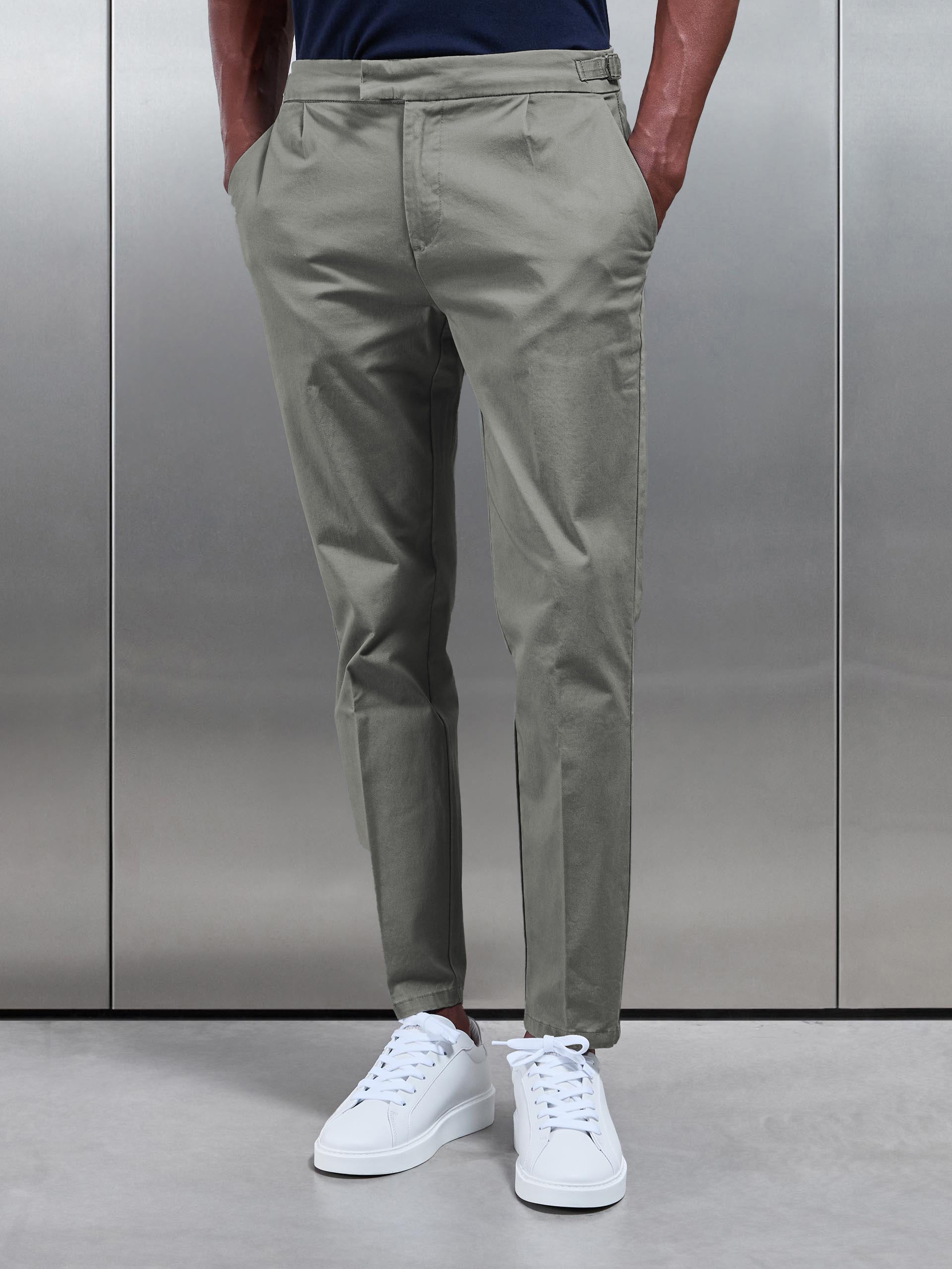 Tailored Side Adjuster Chino Trouser in Olive