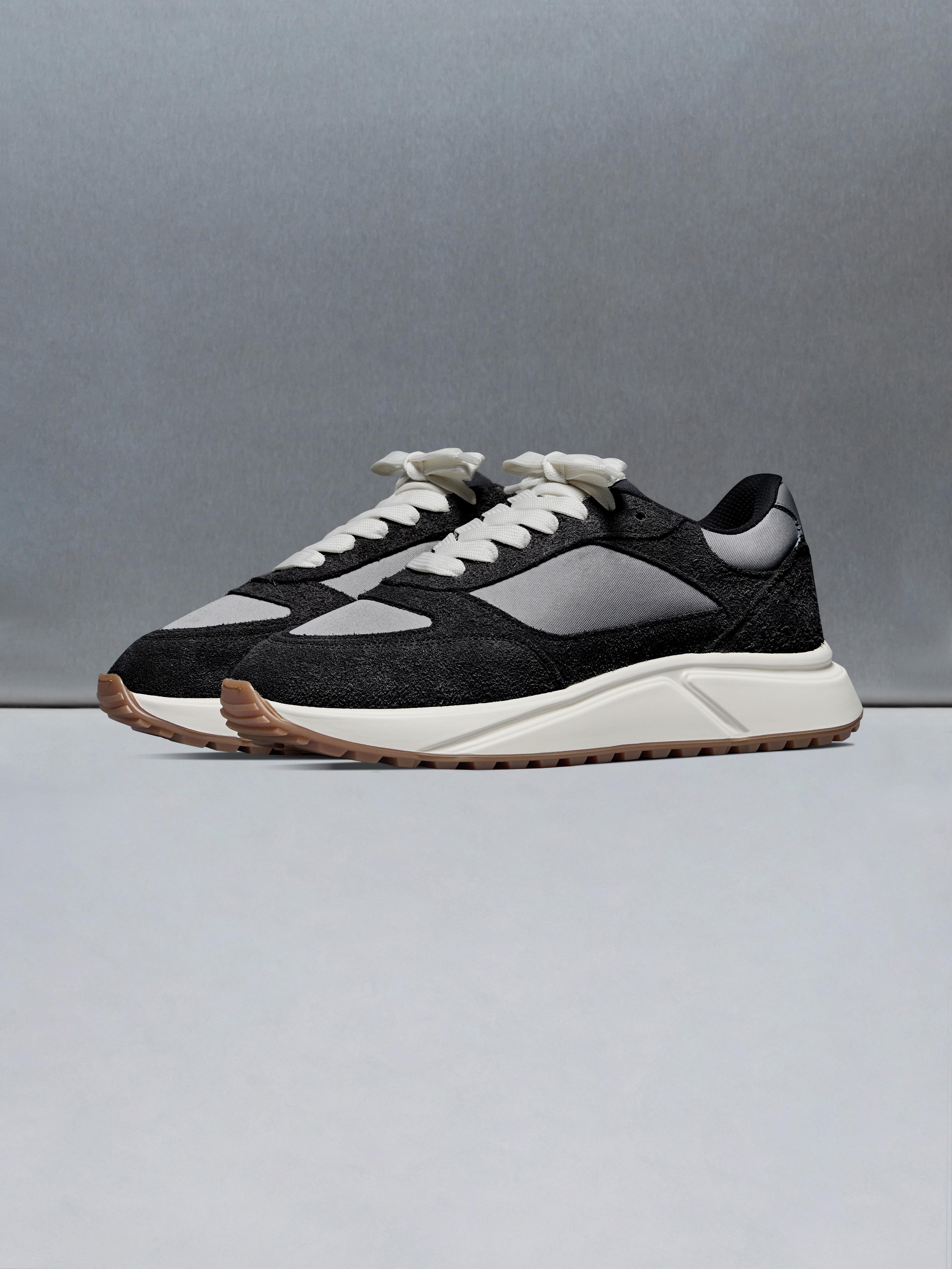 Technical Runner Neo in Black Grey
