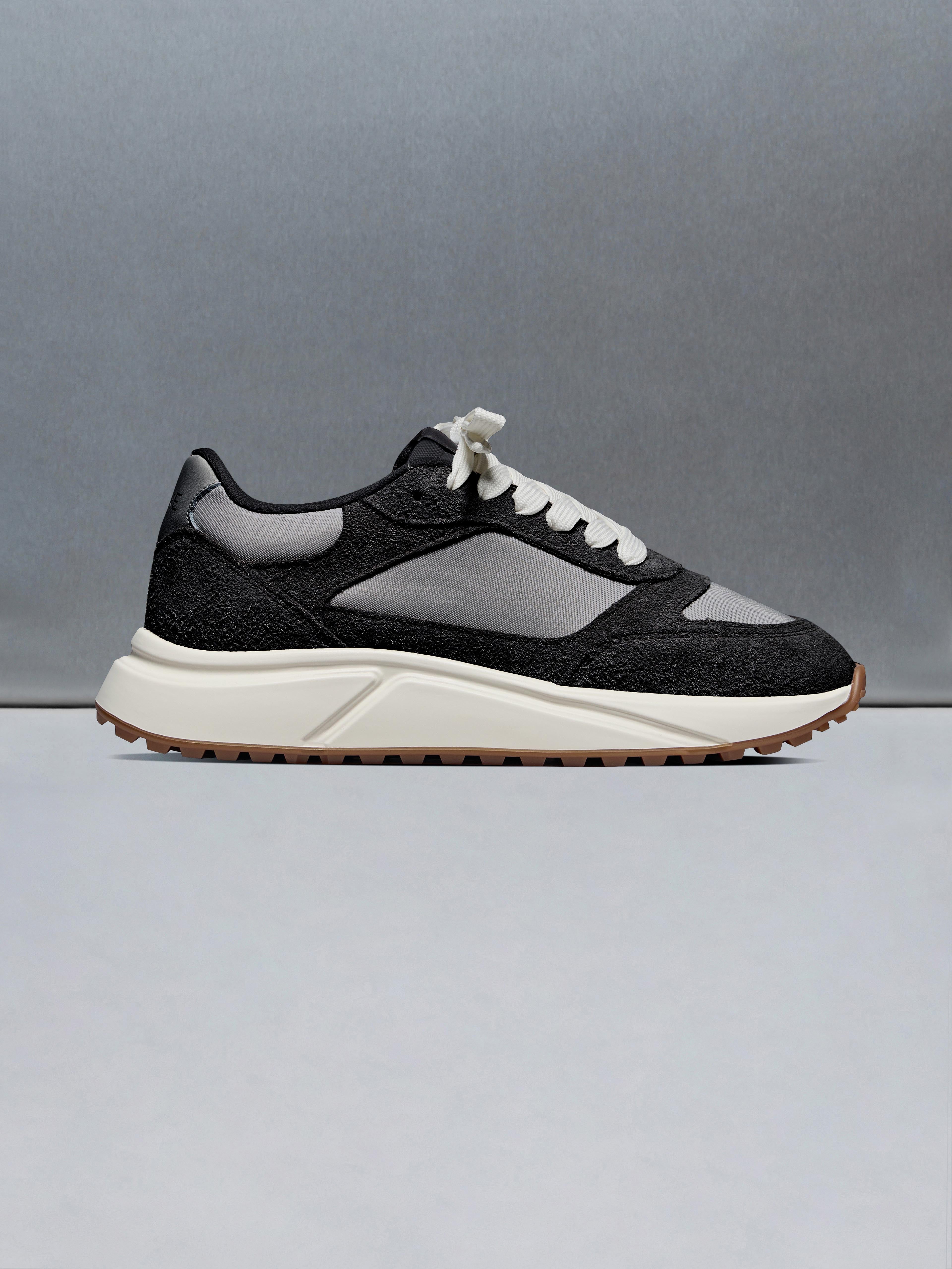 Technical Runner Neo in Black Grey