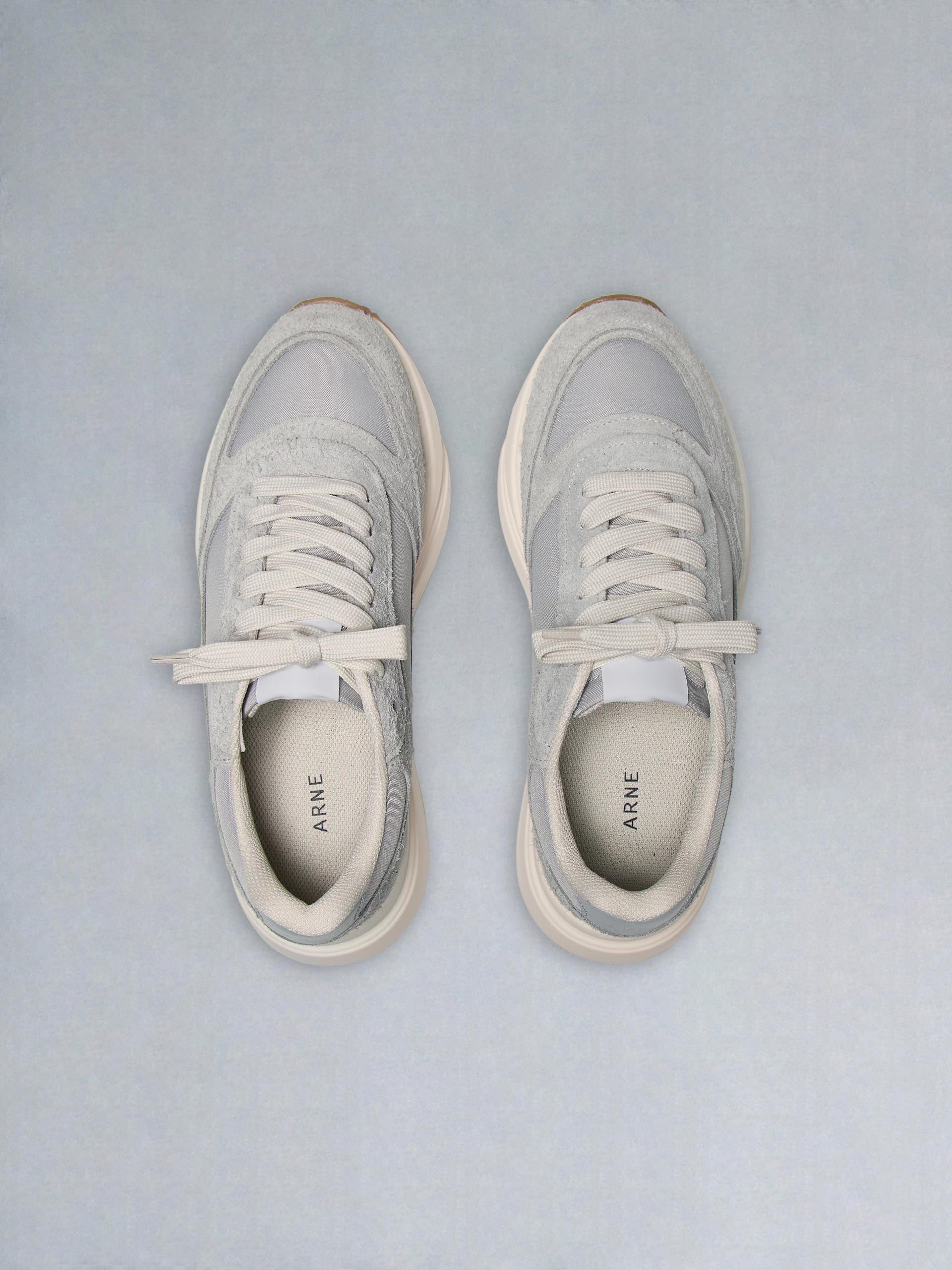 Technical Runner Neo in Grey Off White