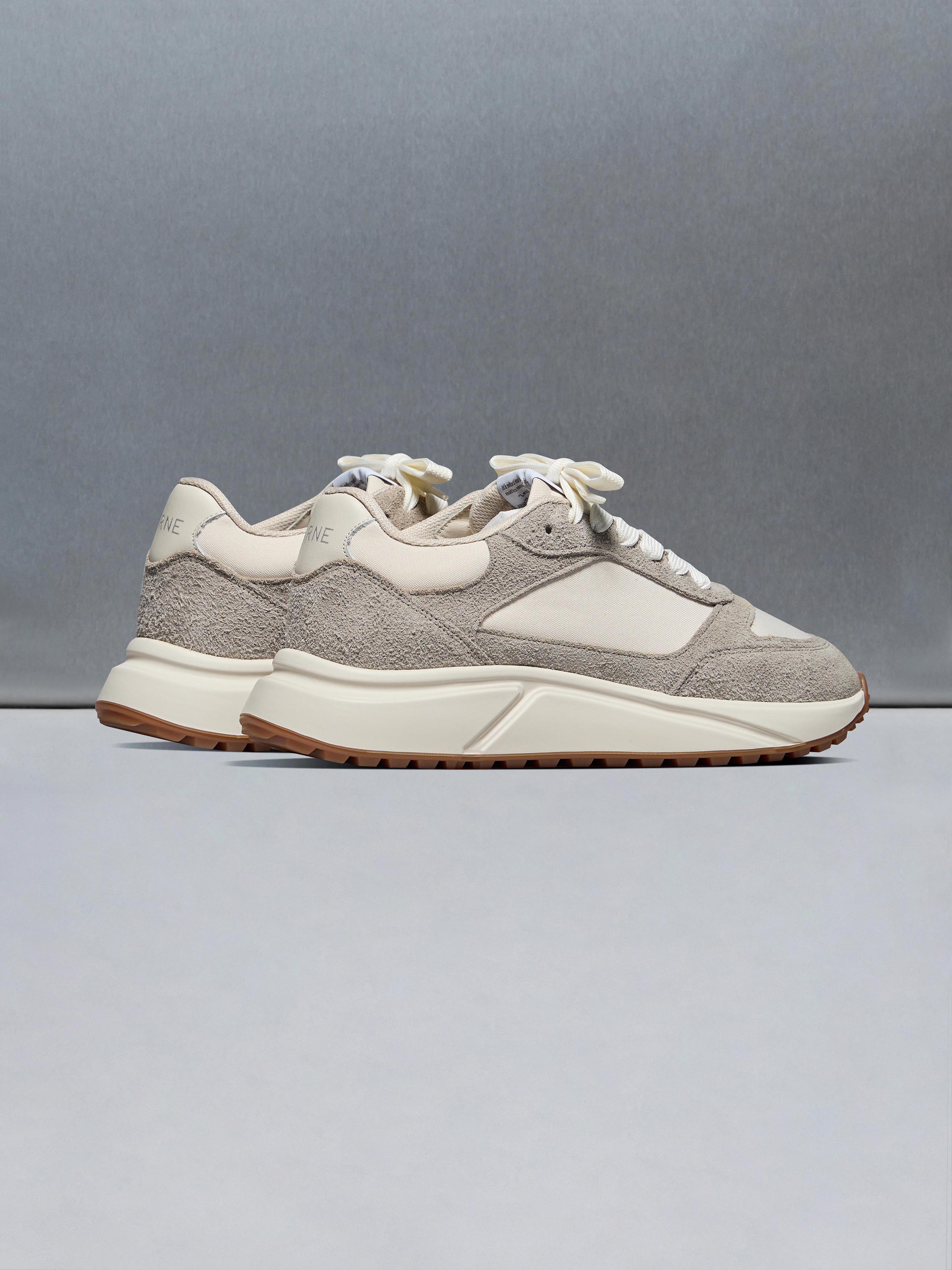 Technical Runner Neo in Beige Off White