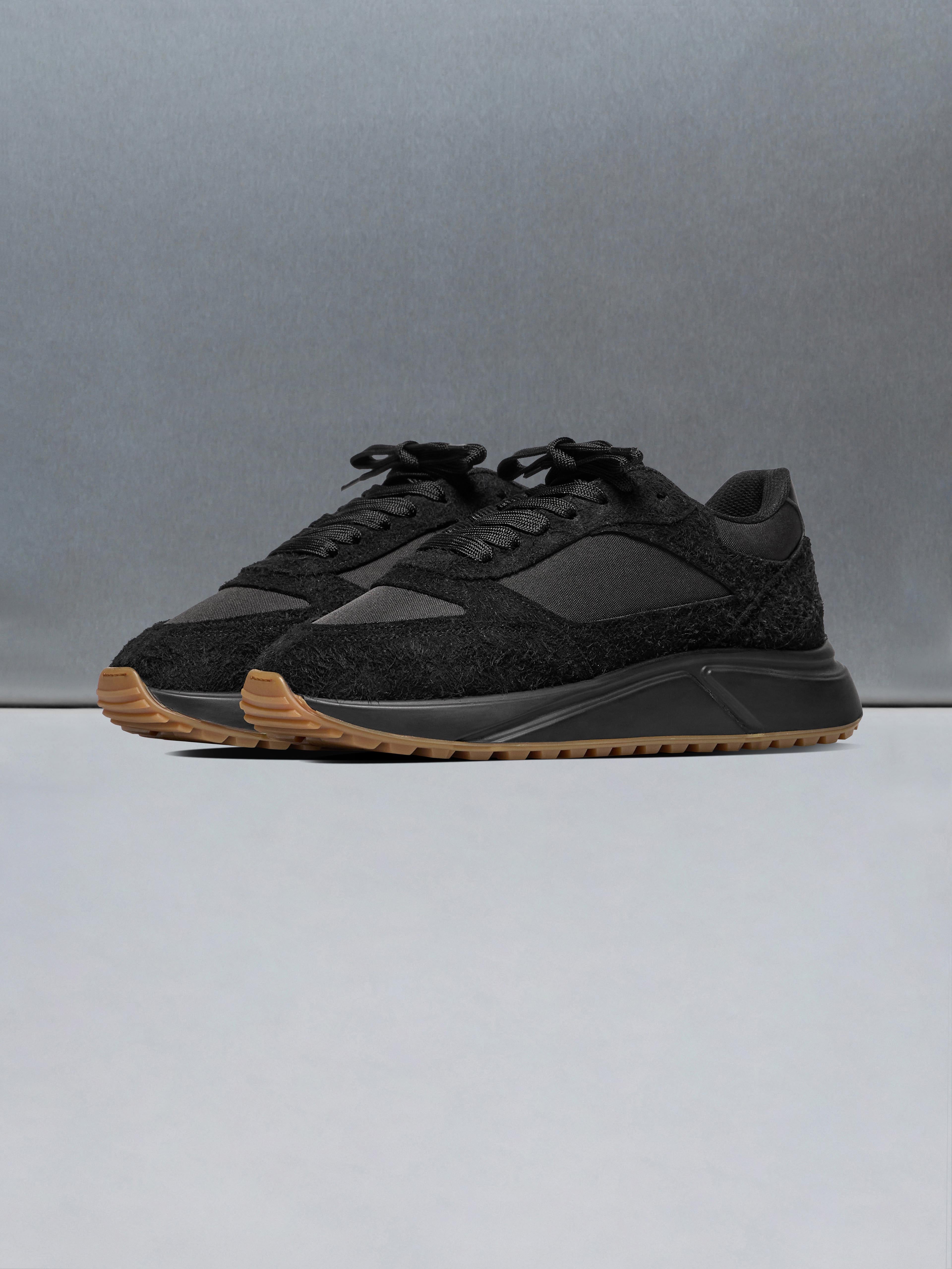 Technical Runner Neo in Triple Black