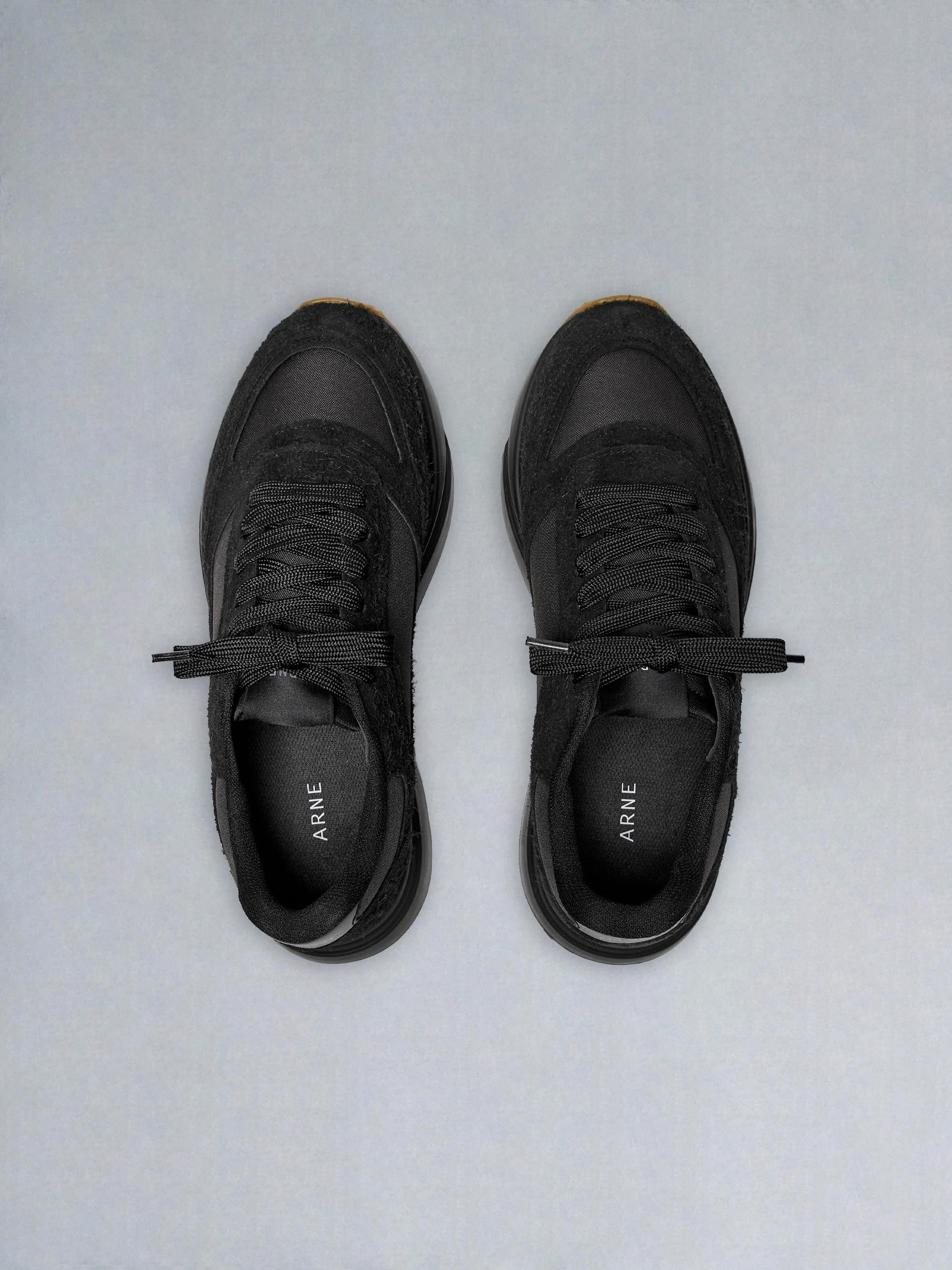 Technical Runner Neo in Triple Black