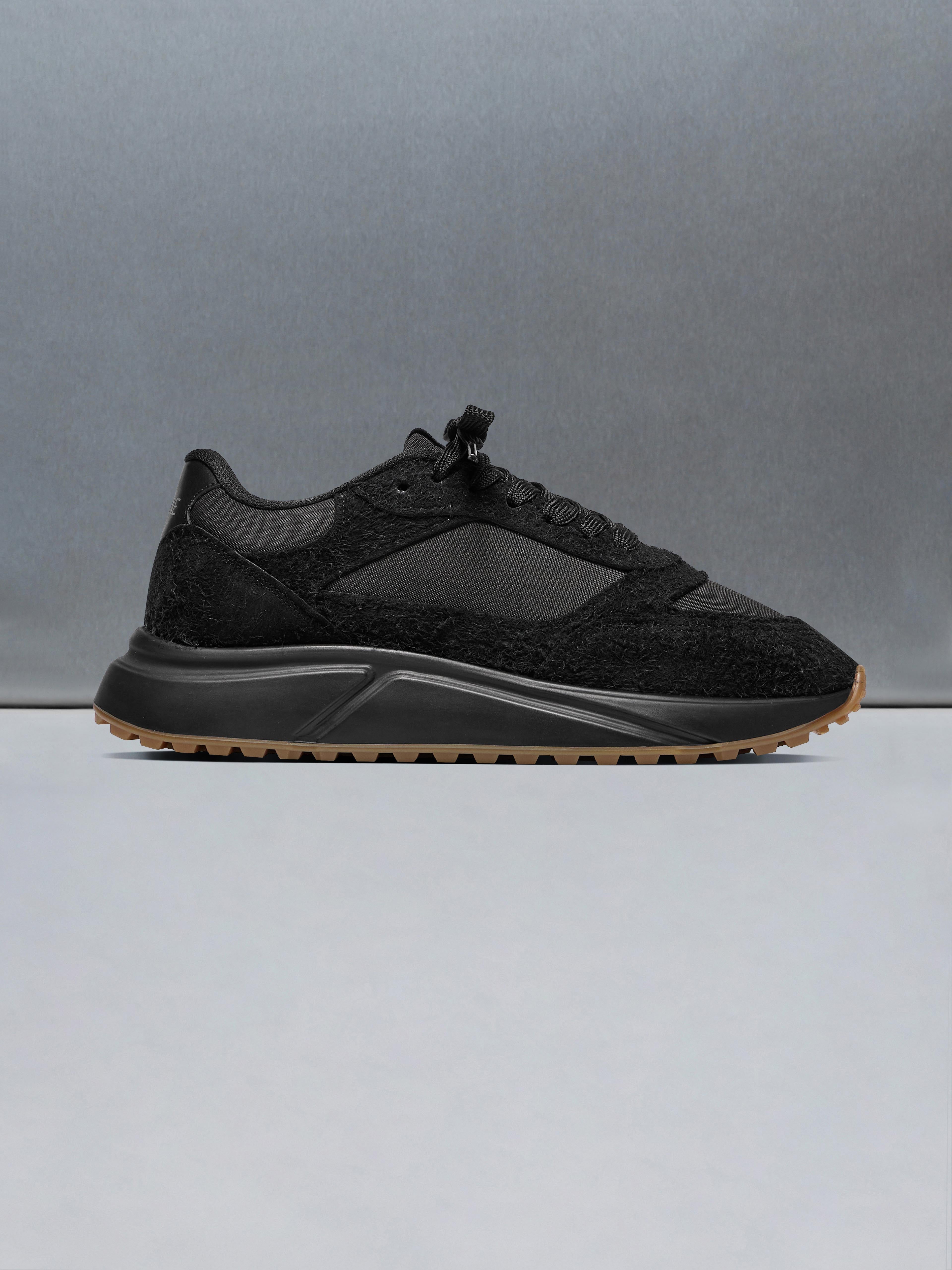 Technical Runner Neo in Triple Black