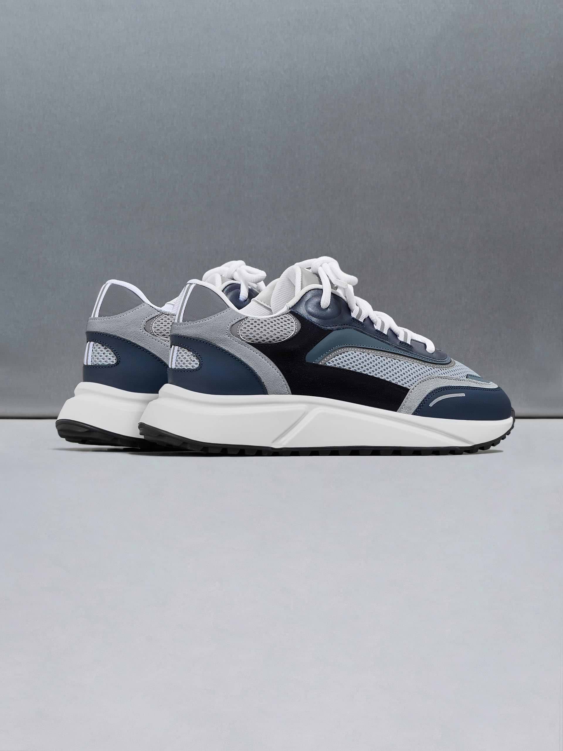 Technical Runner 2.0 in Air Force Blue