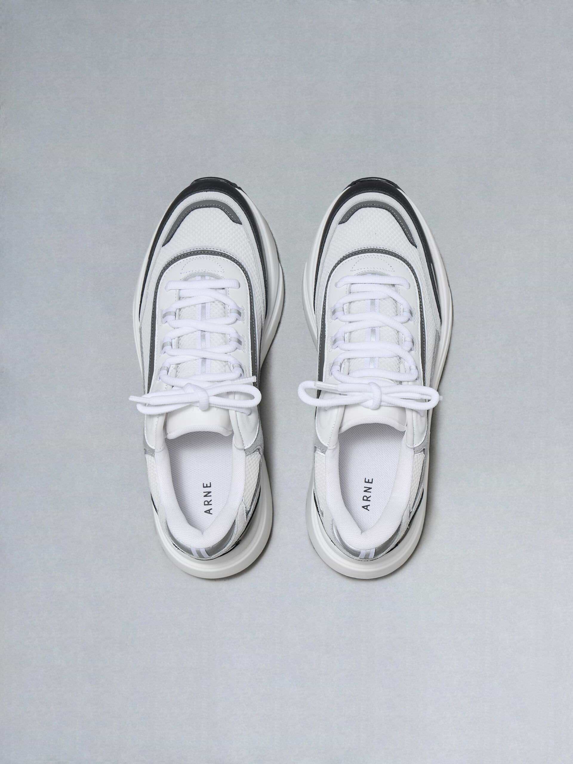 Technical Runner 2.0 in White Black