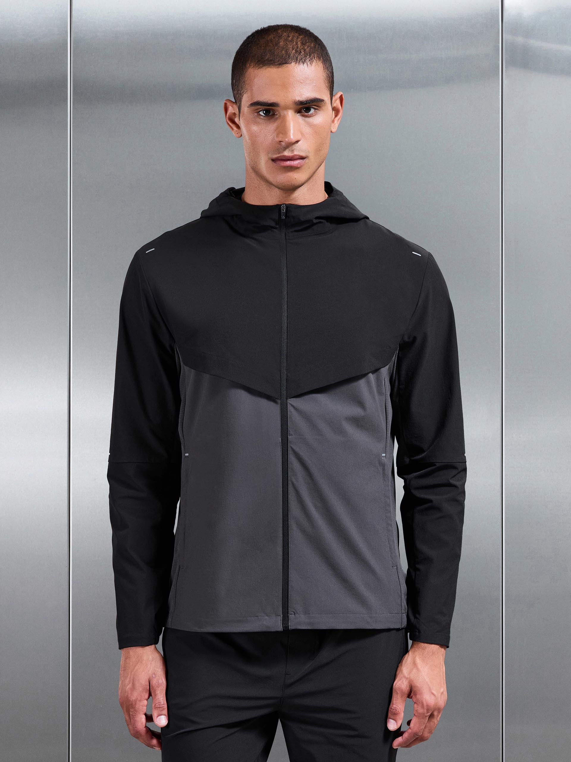 Utility Trail Windbreaker in Black