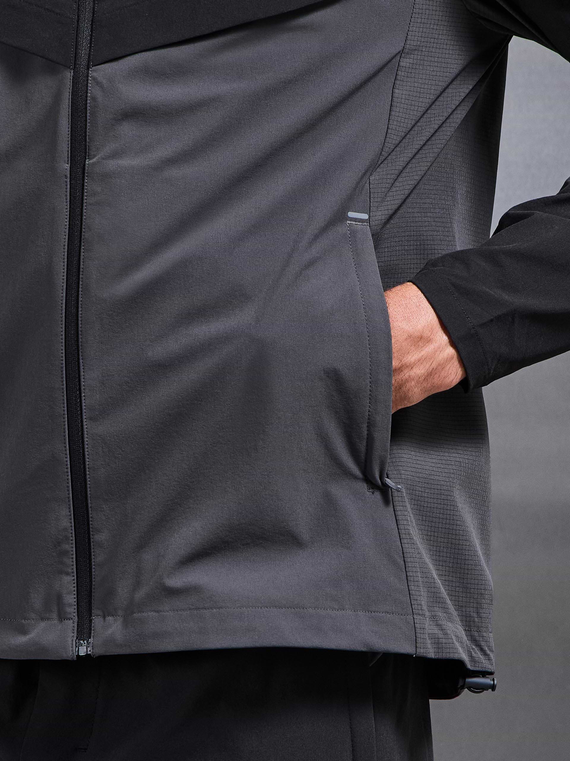Utility Trail Windbreaker in Black