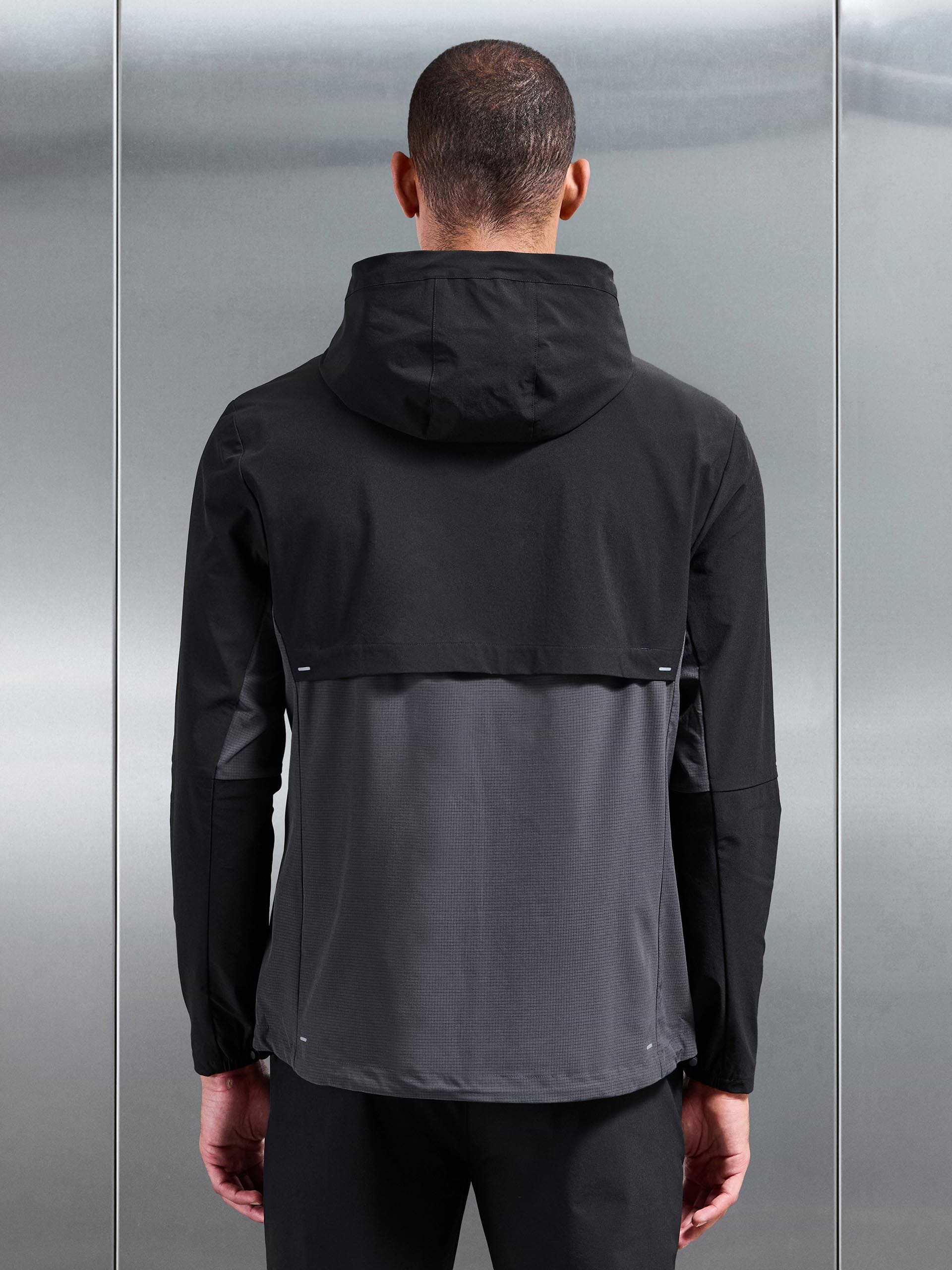 Utility Trail Windbreaker in Black