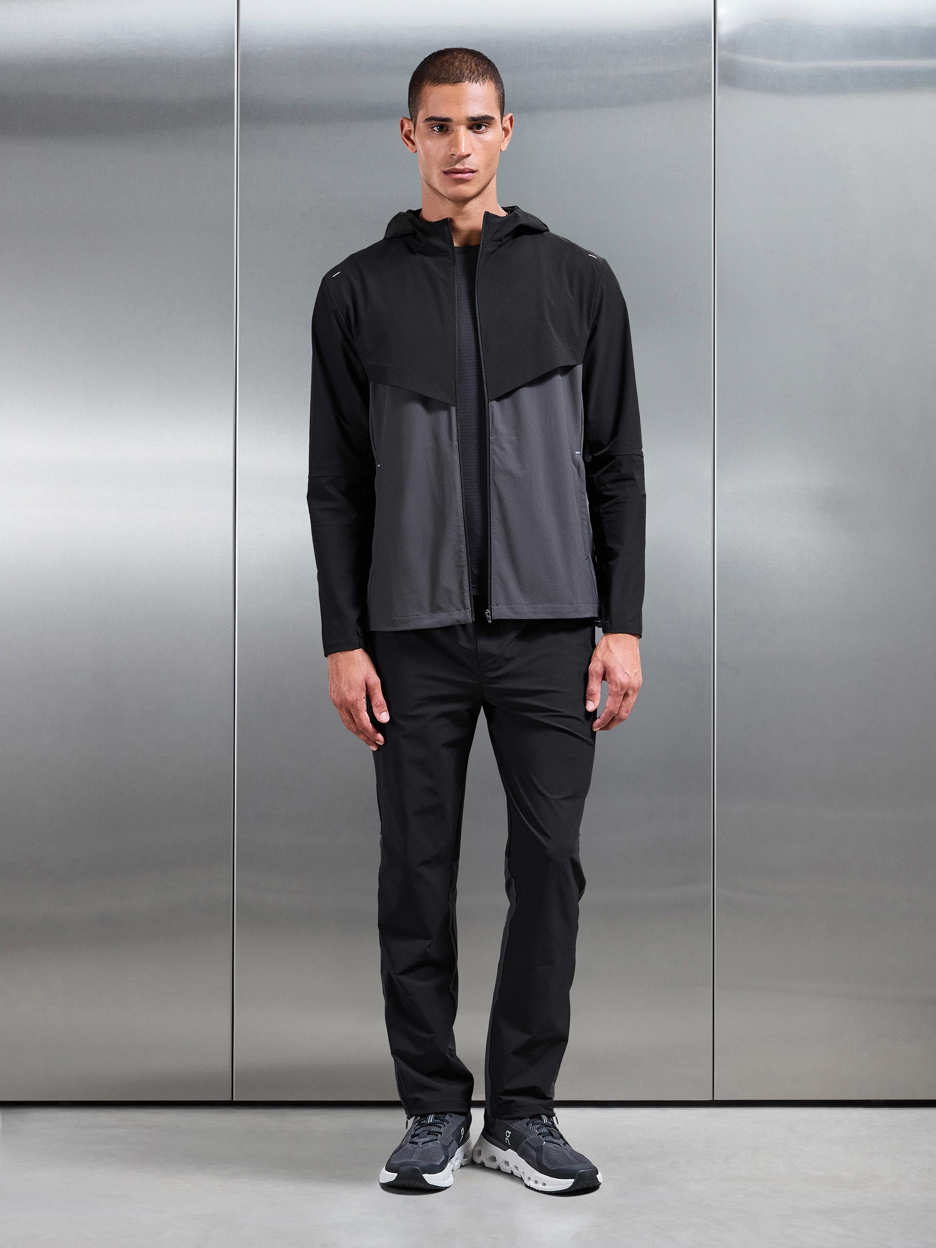 Utility Trail Windbreaker in Black