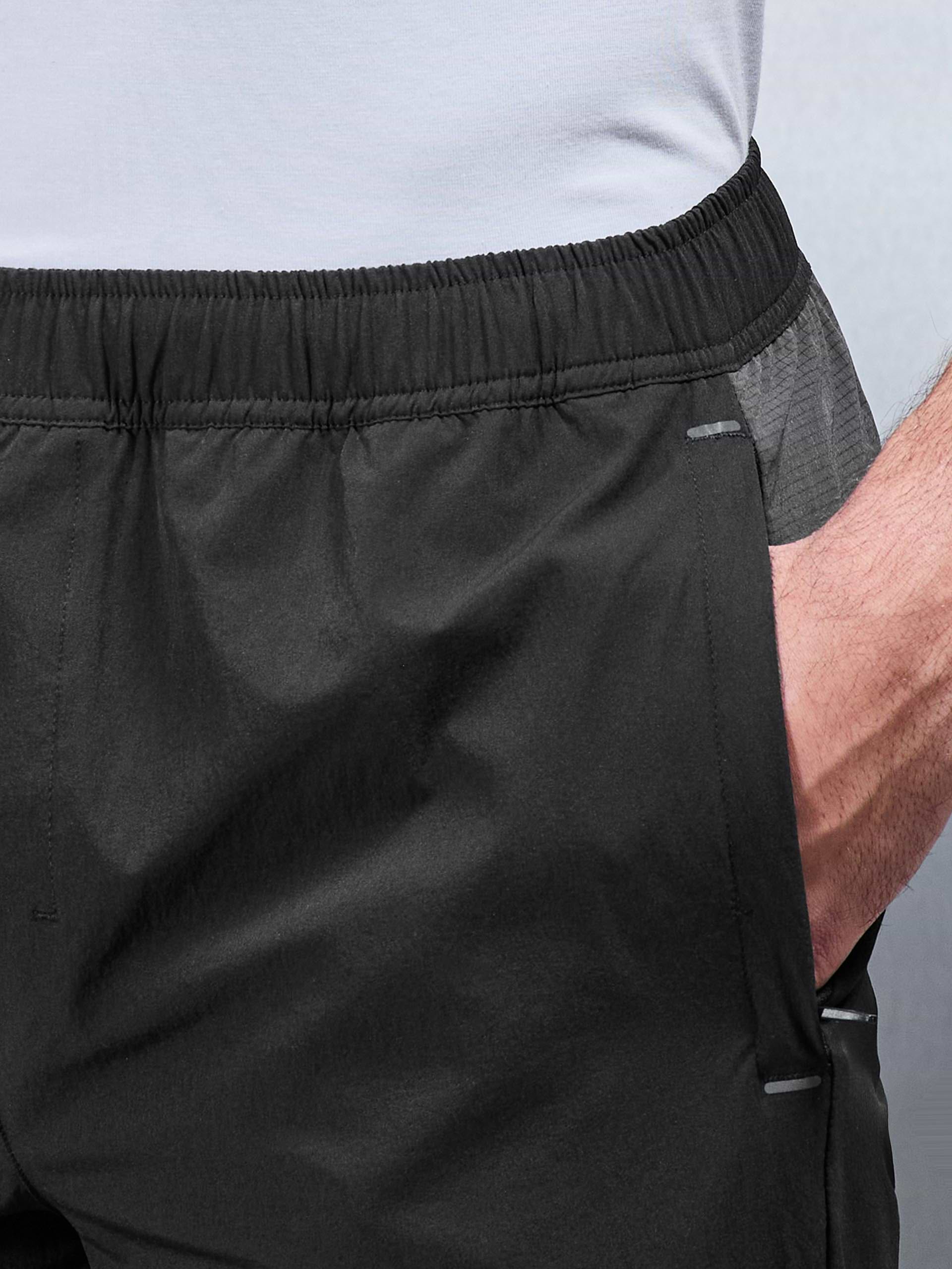 Utility Trail Trackpant in Black