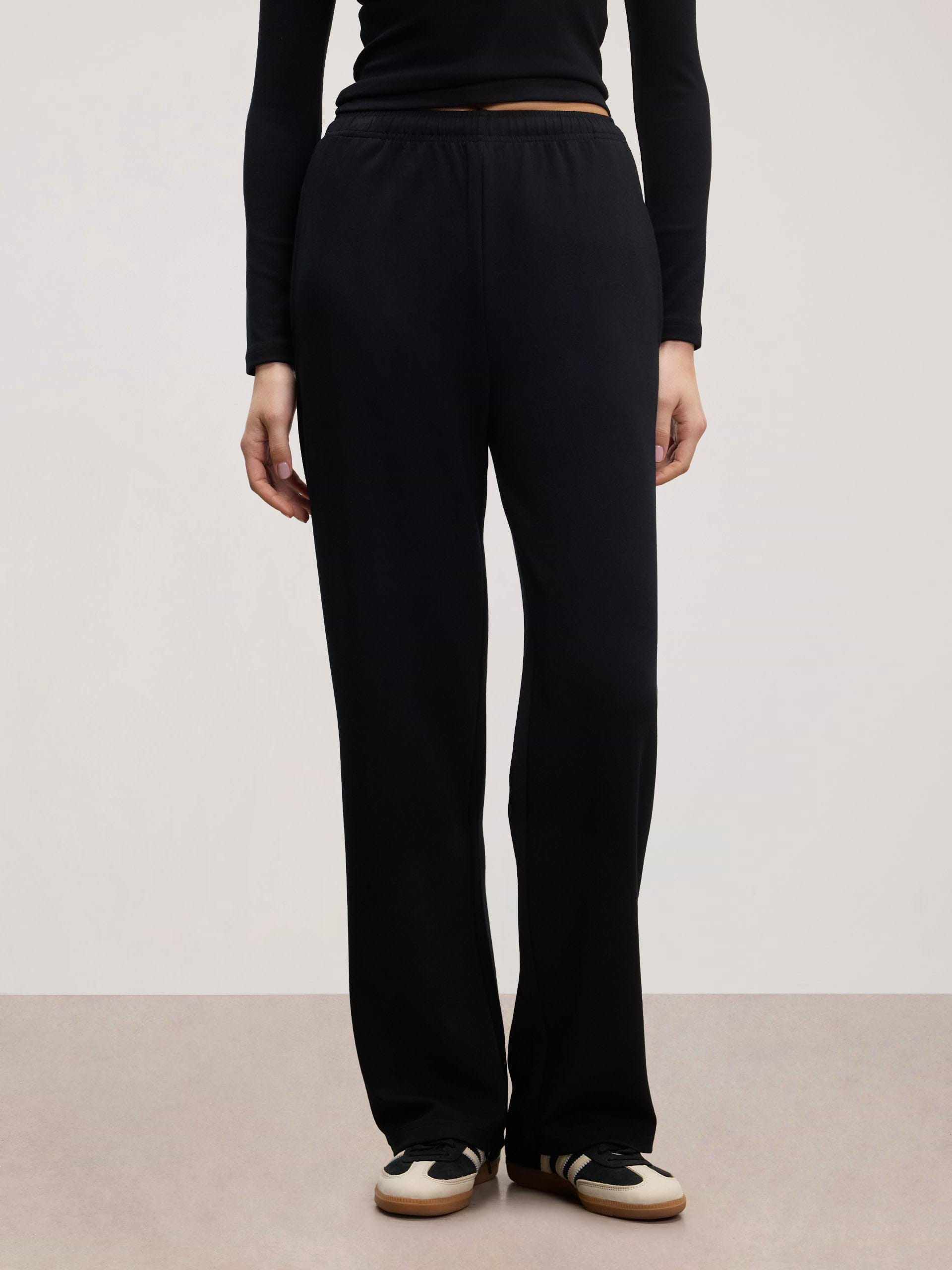 Womens Soft Interlock Jogger in Black