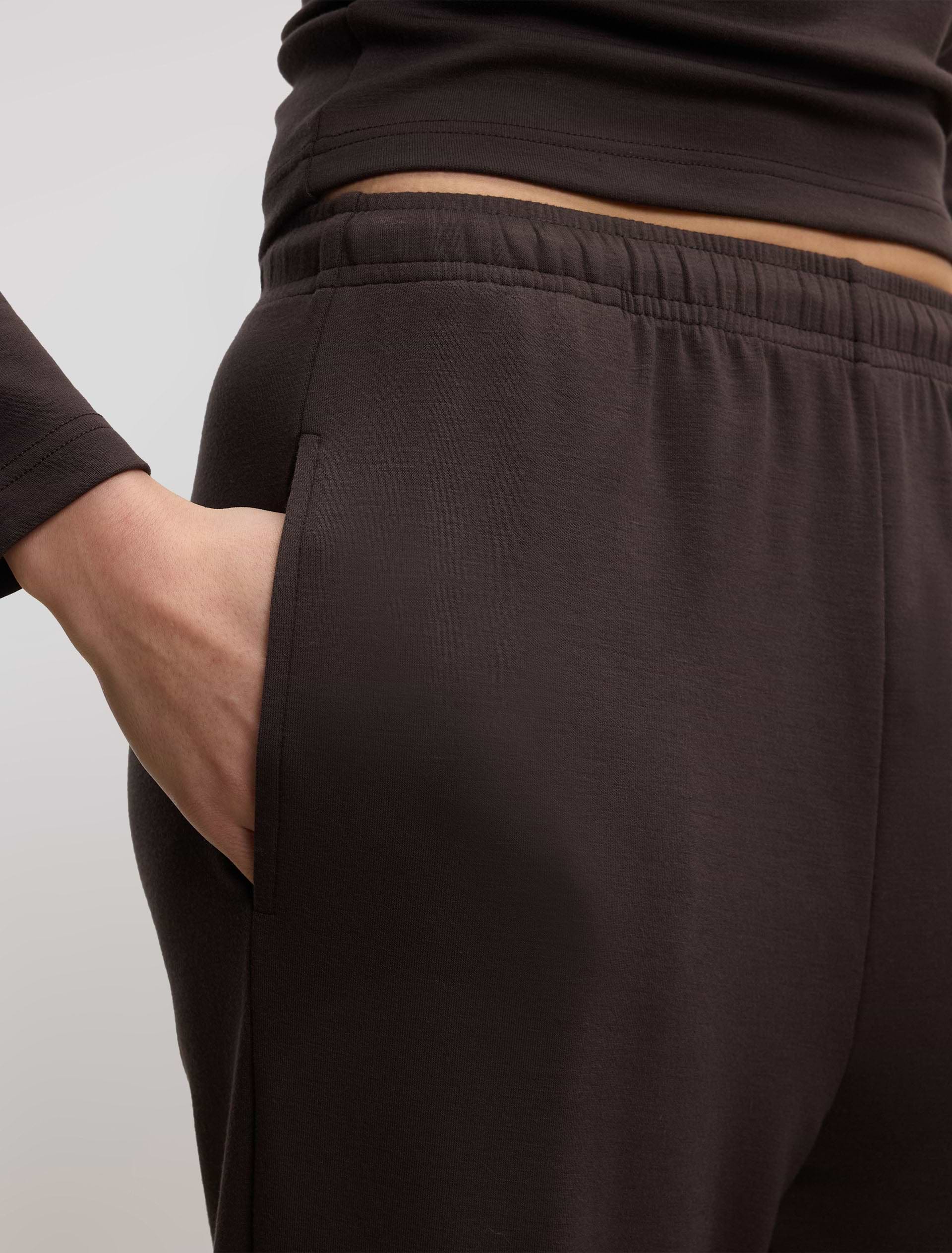 Womens Soft Interlock Jogger in Brown