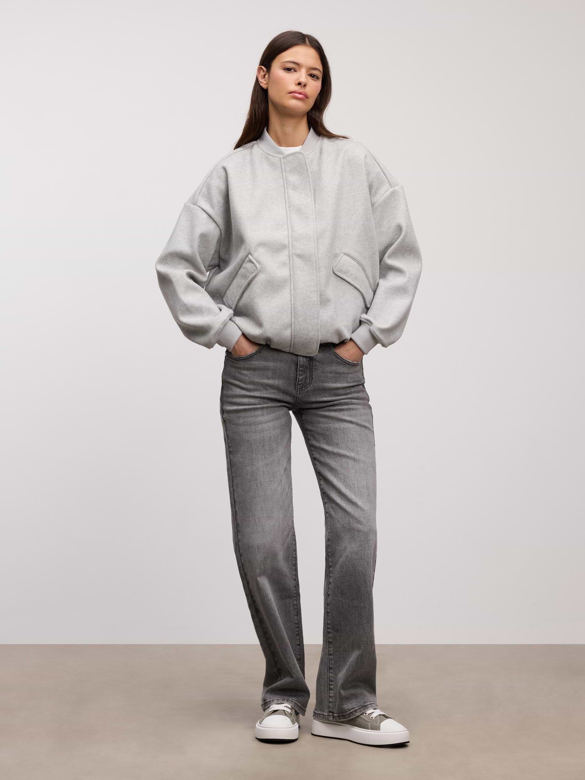 Womens Straight Leg Denim Jeans in Grey Wash