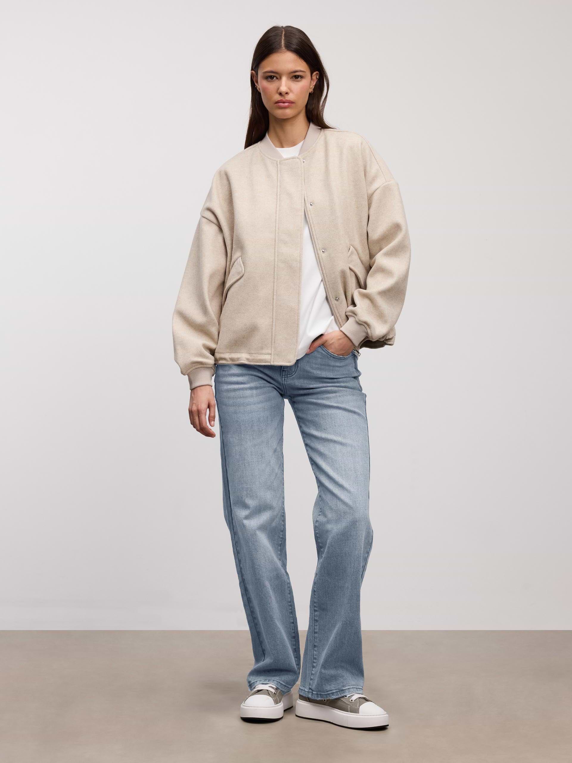 Womens Straight Leg Denim Jeans in Mid Blue