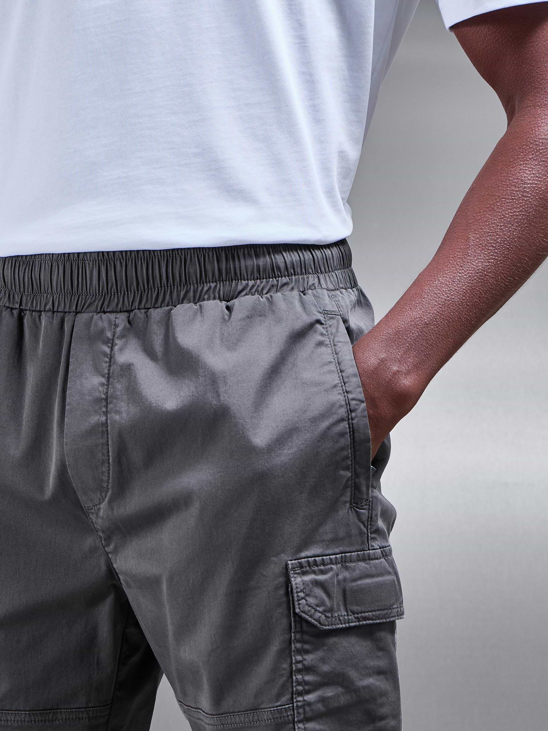 Worker Cotton Cargo Short in Grey