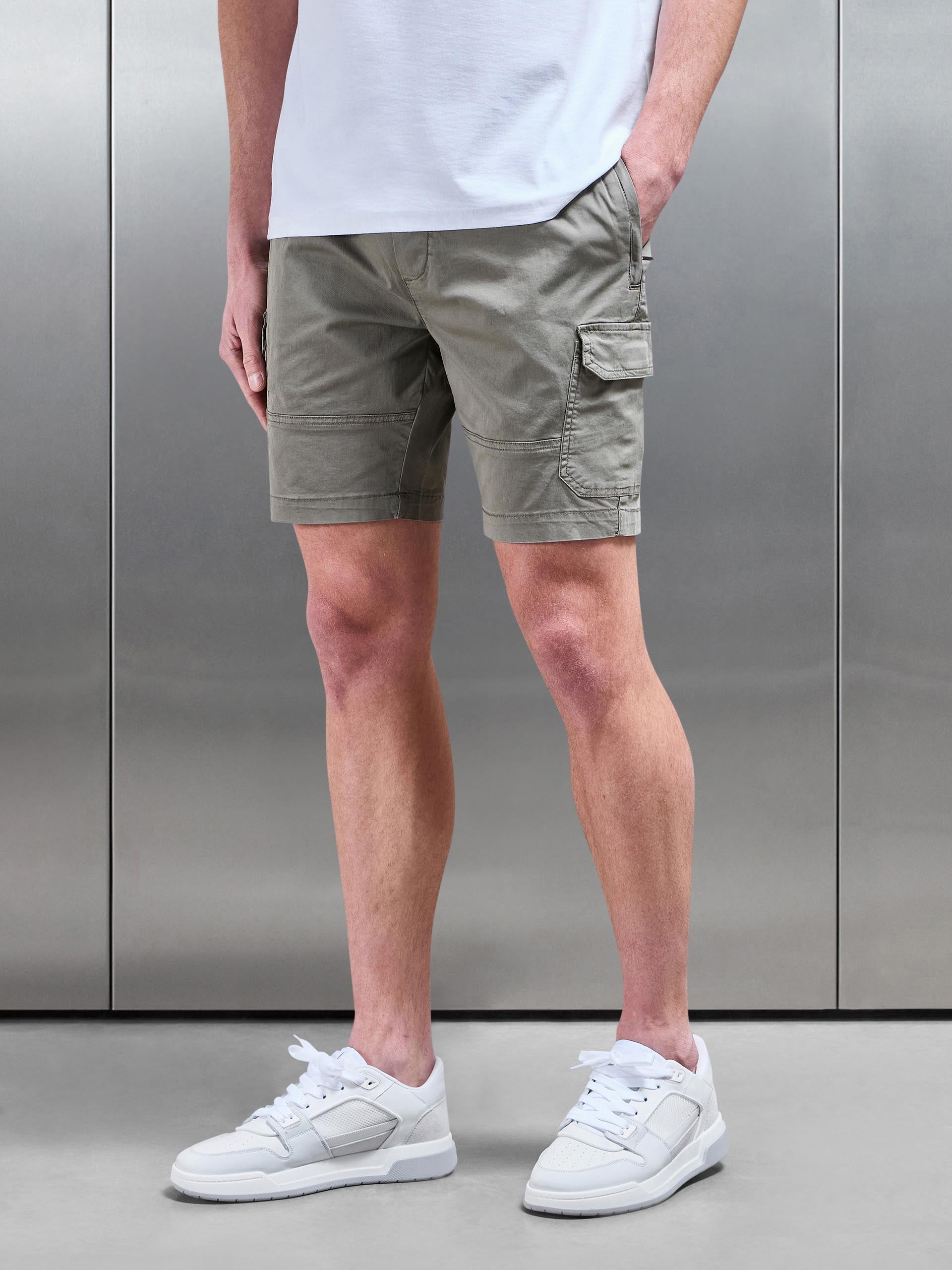 Worker Cotton Cargo Short in Olive