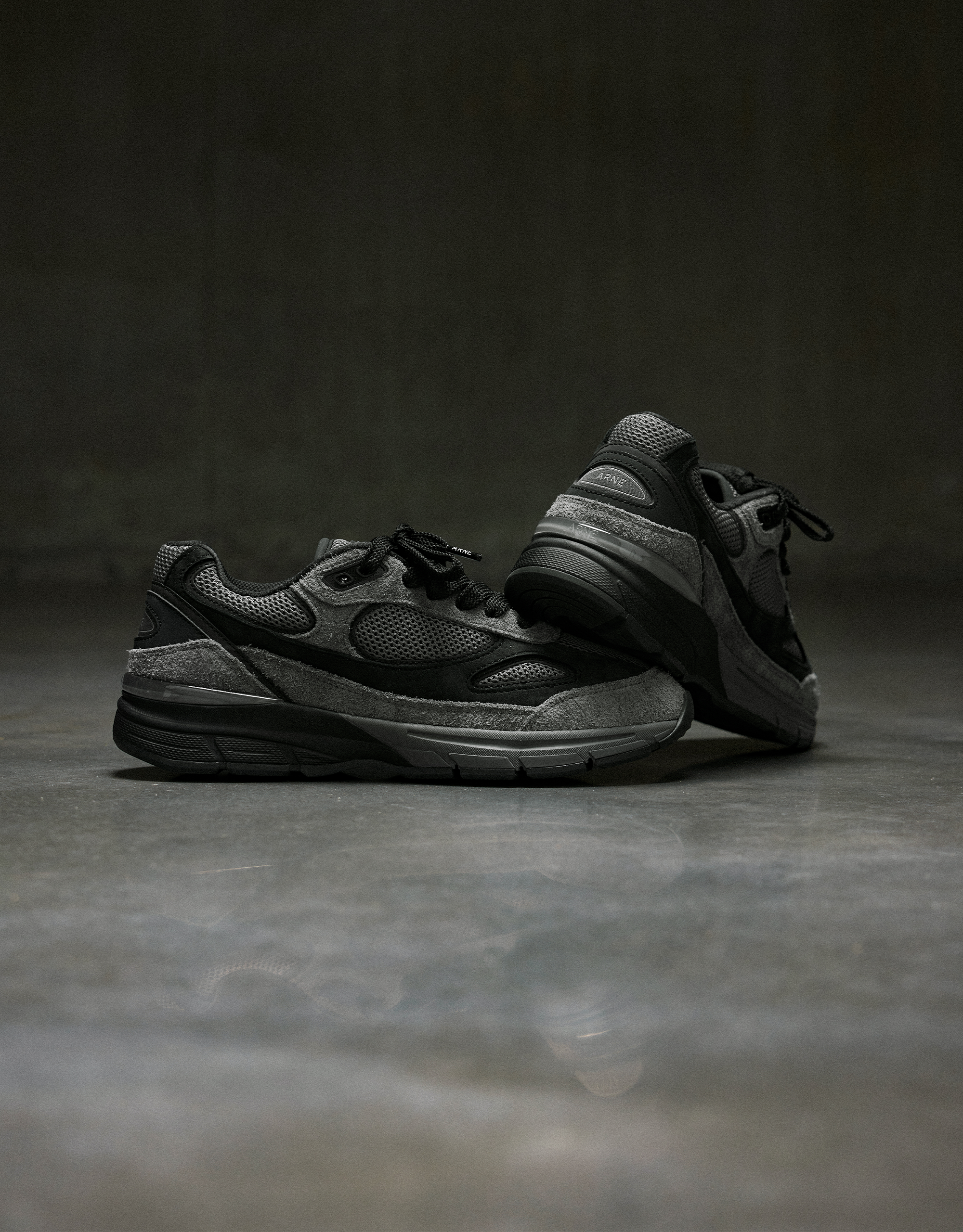 A-Tech 18 in Charcoal Black