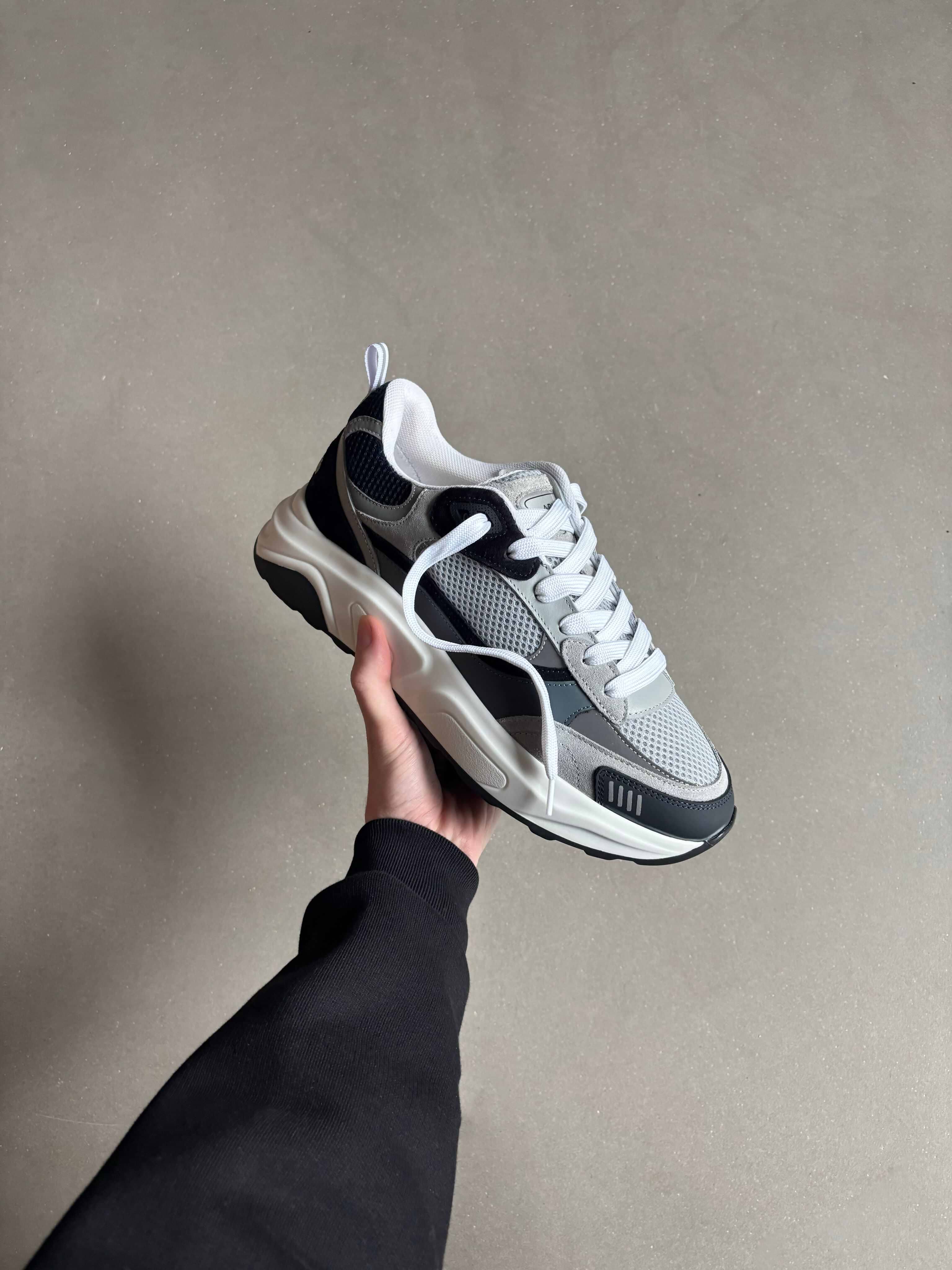 Flow Runner in Air Force Blue