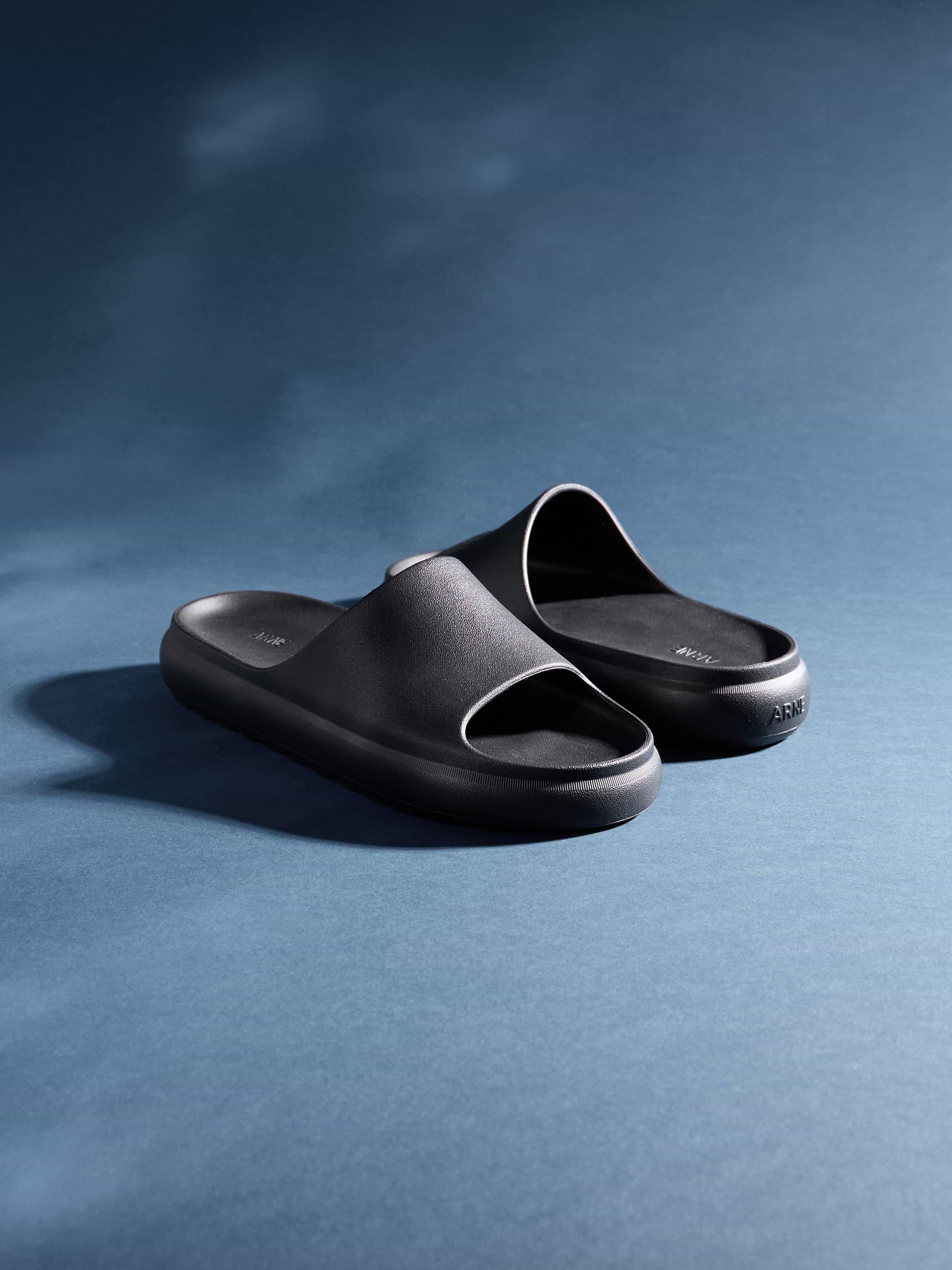 Everyday Slider in Black