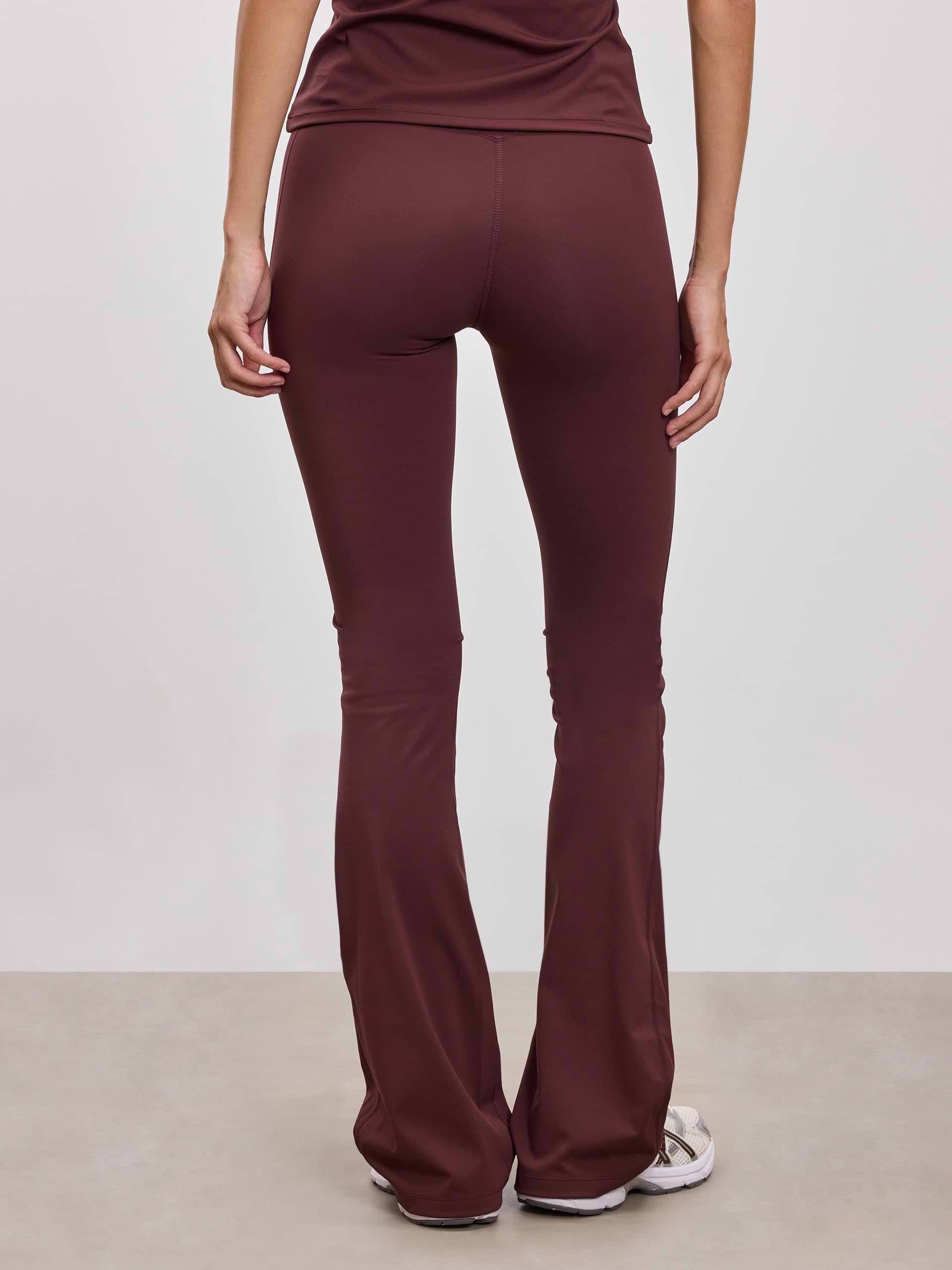 Womens Active Flared Legging in Burgundy