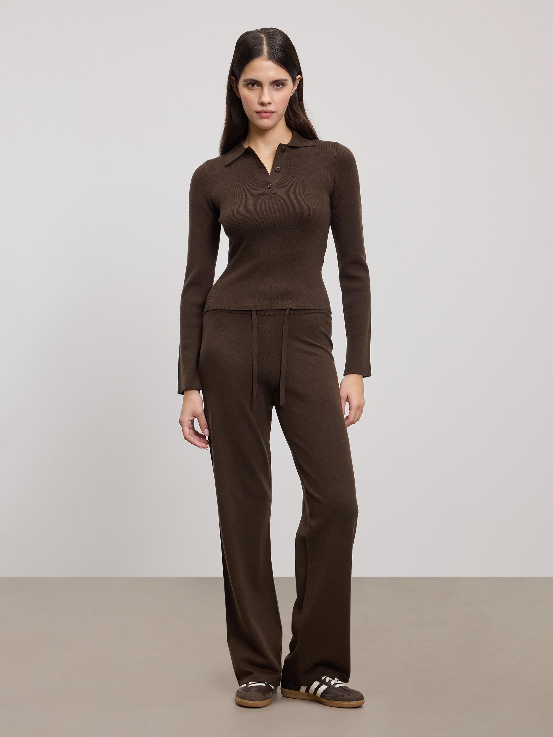 Womens Light Knit Straight Leg Jogger in Brown