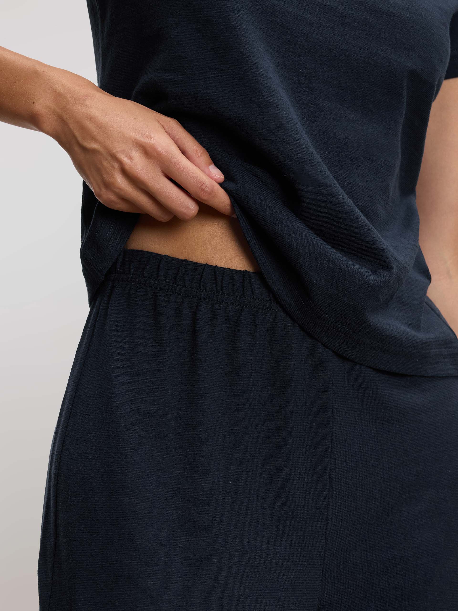 Womens Linen Blend Trouser in Navy
