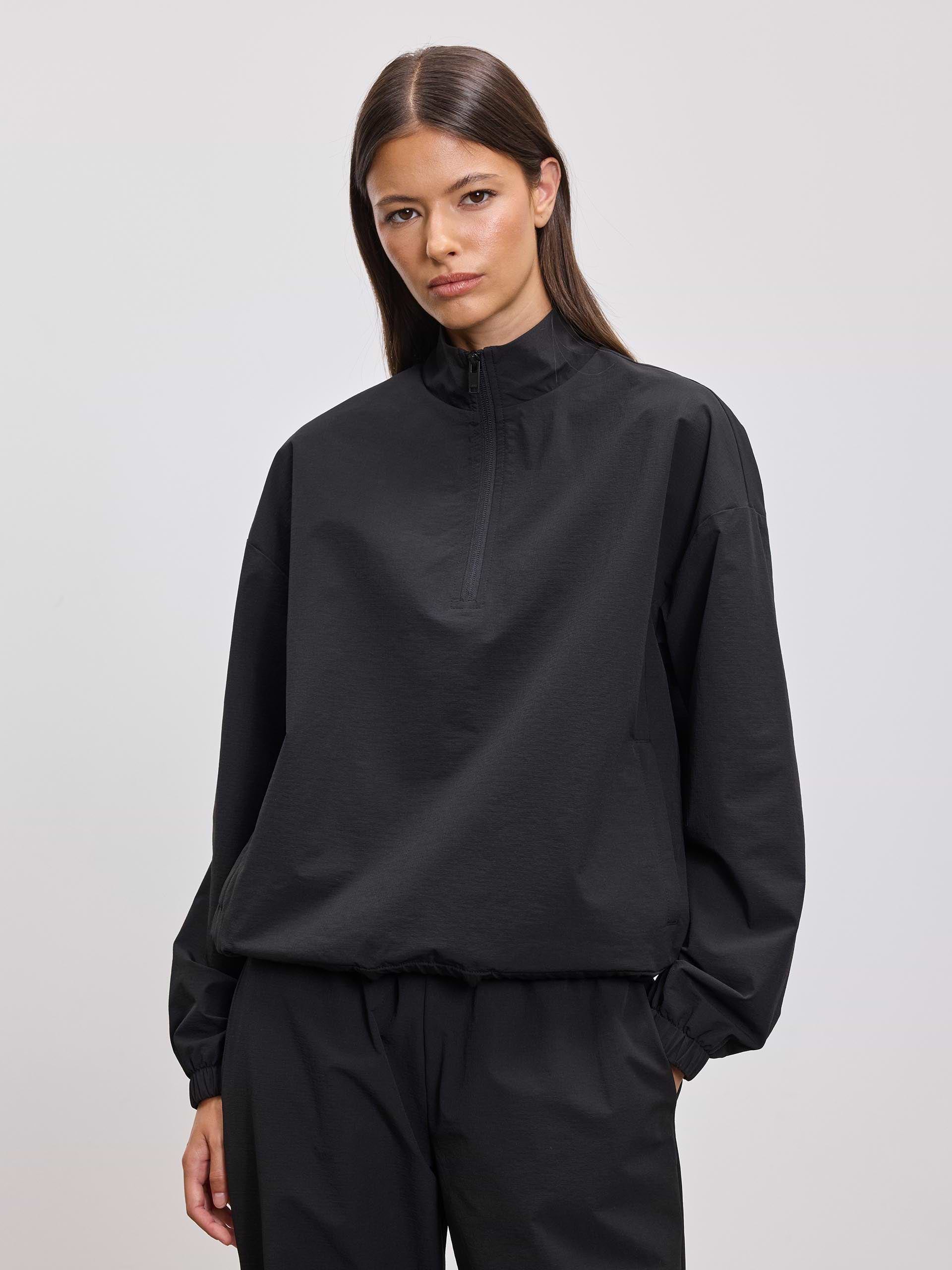 Womens Nylon 1/4 Zip in Black