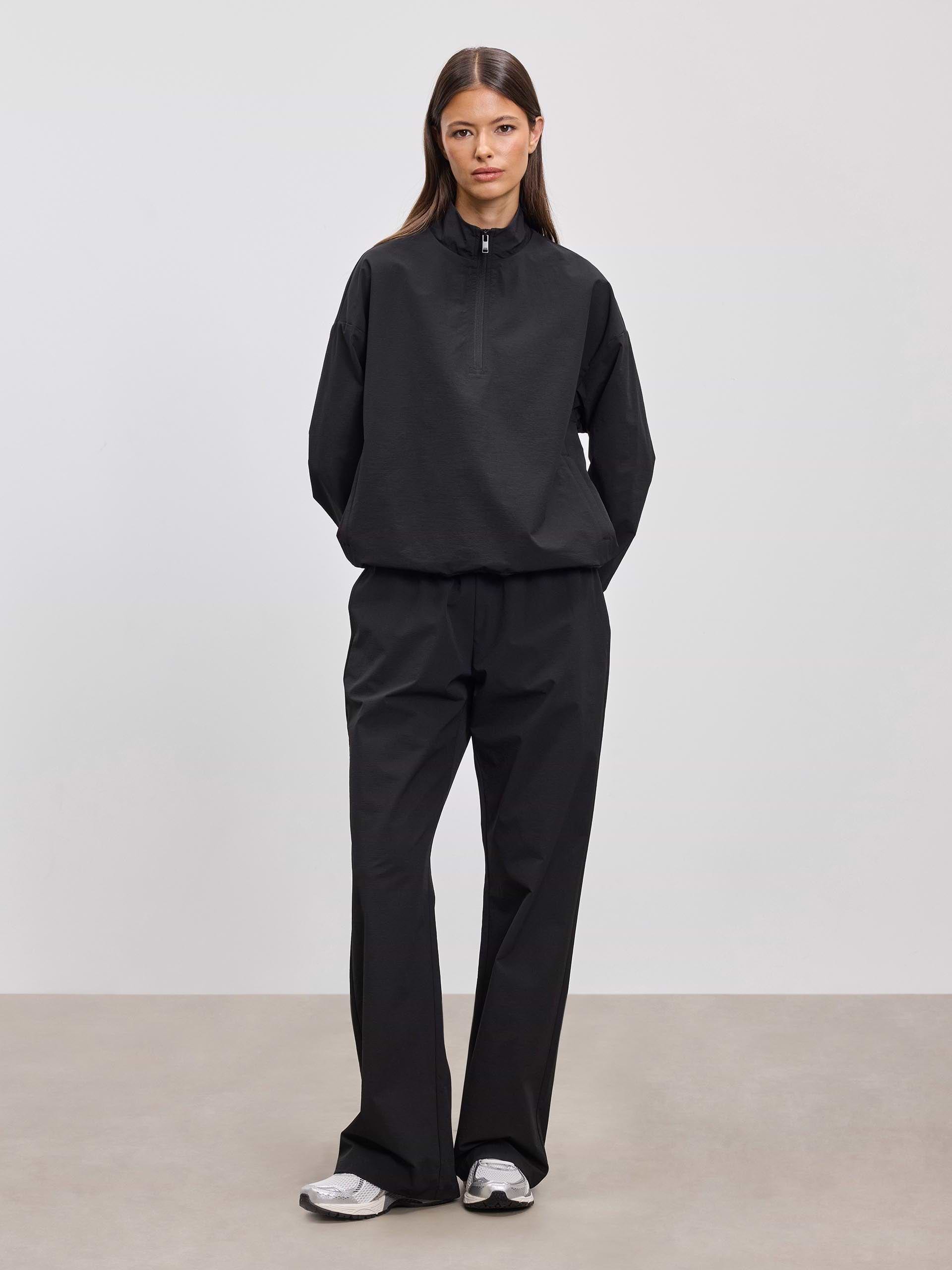 Womens Nylon 1/4 Zip in Black