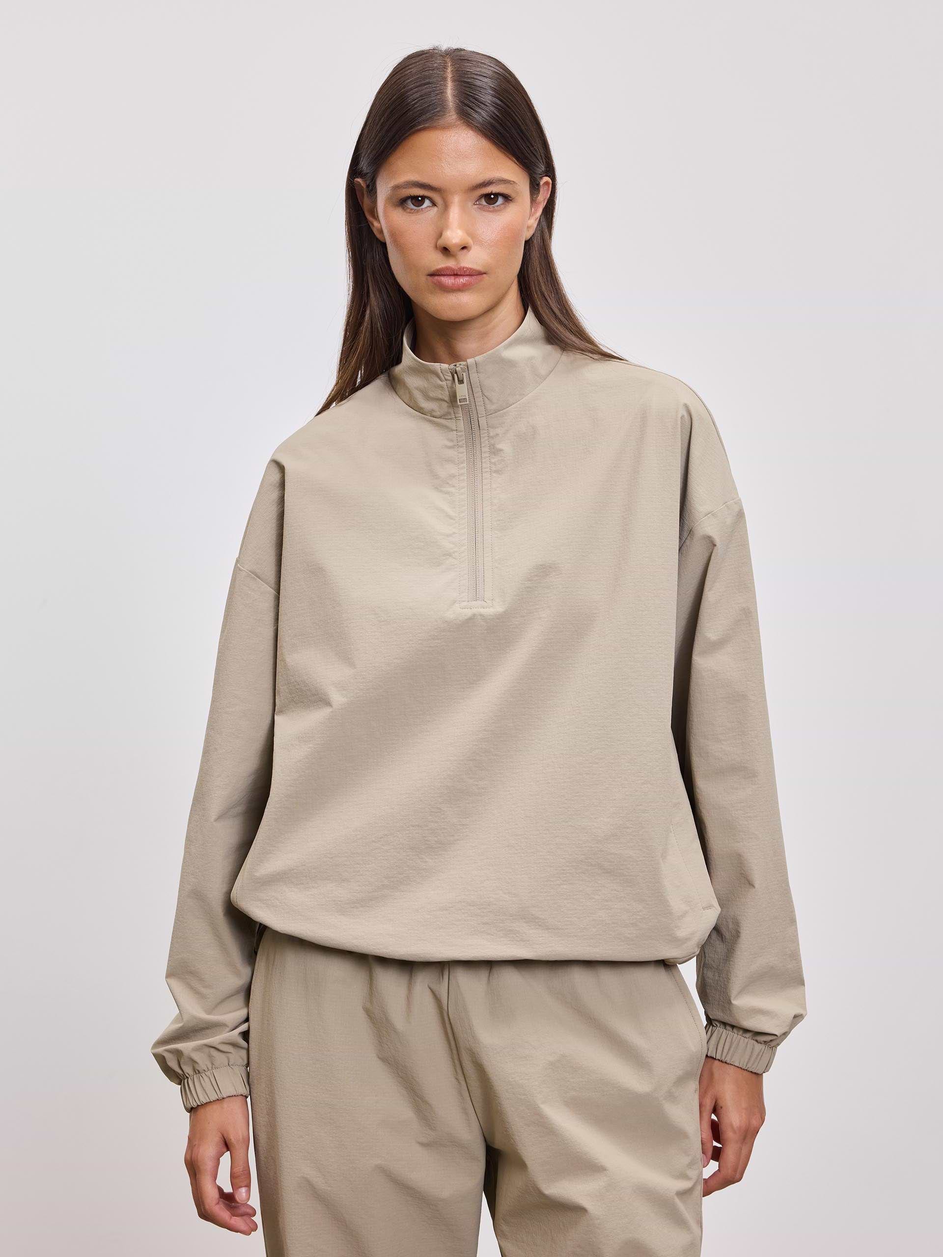 Womens Nylon 1/4 Zip in Stone