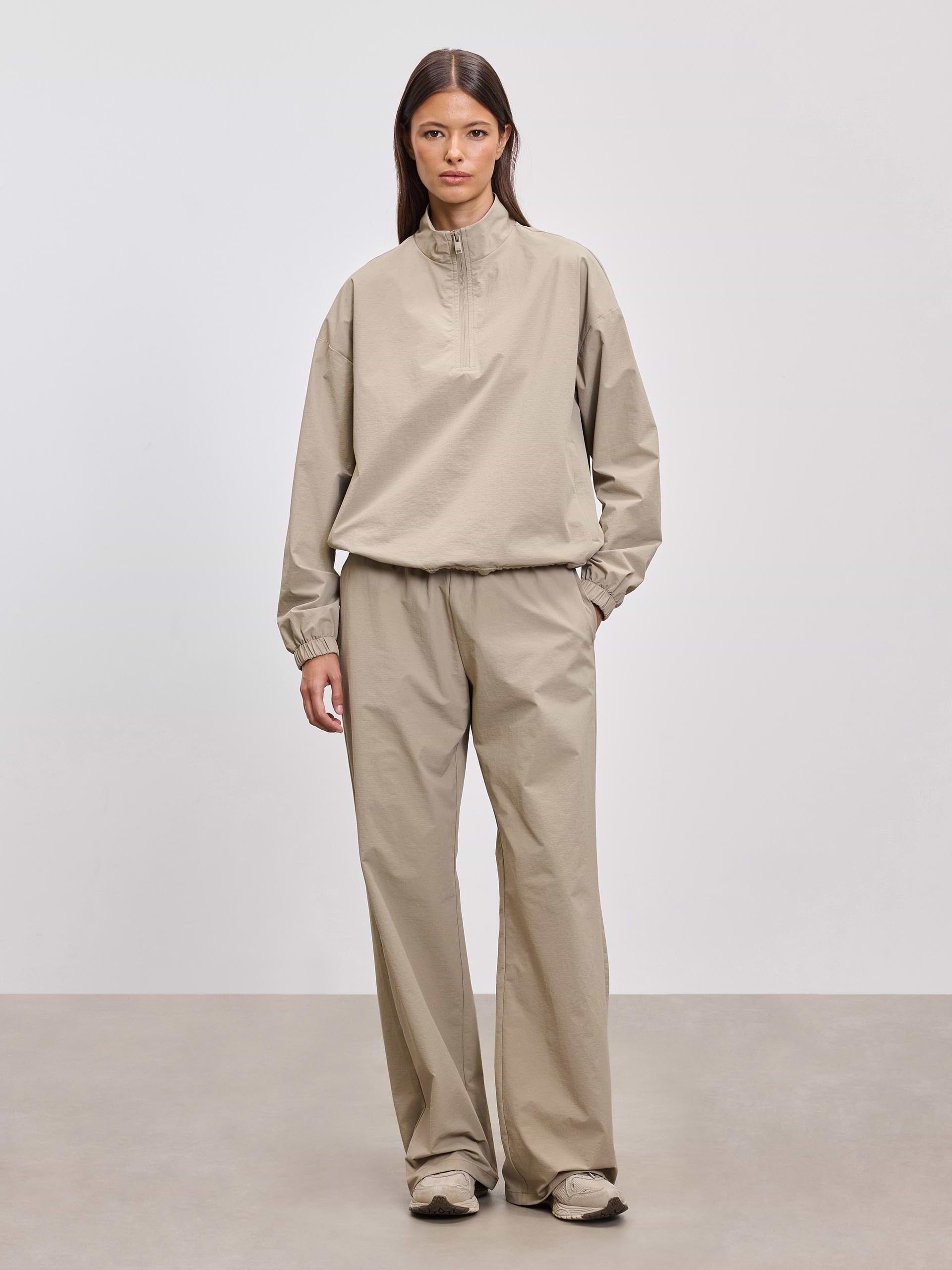 Womens Nylon 1/4 Zip in Stone