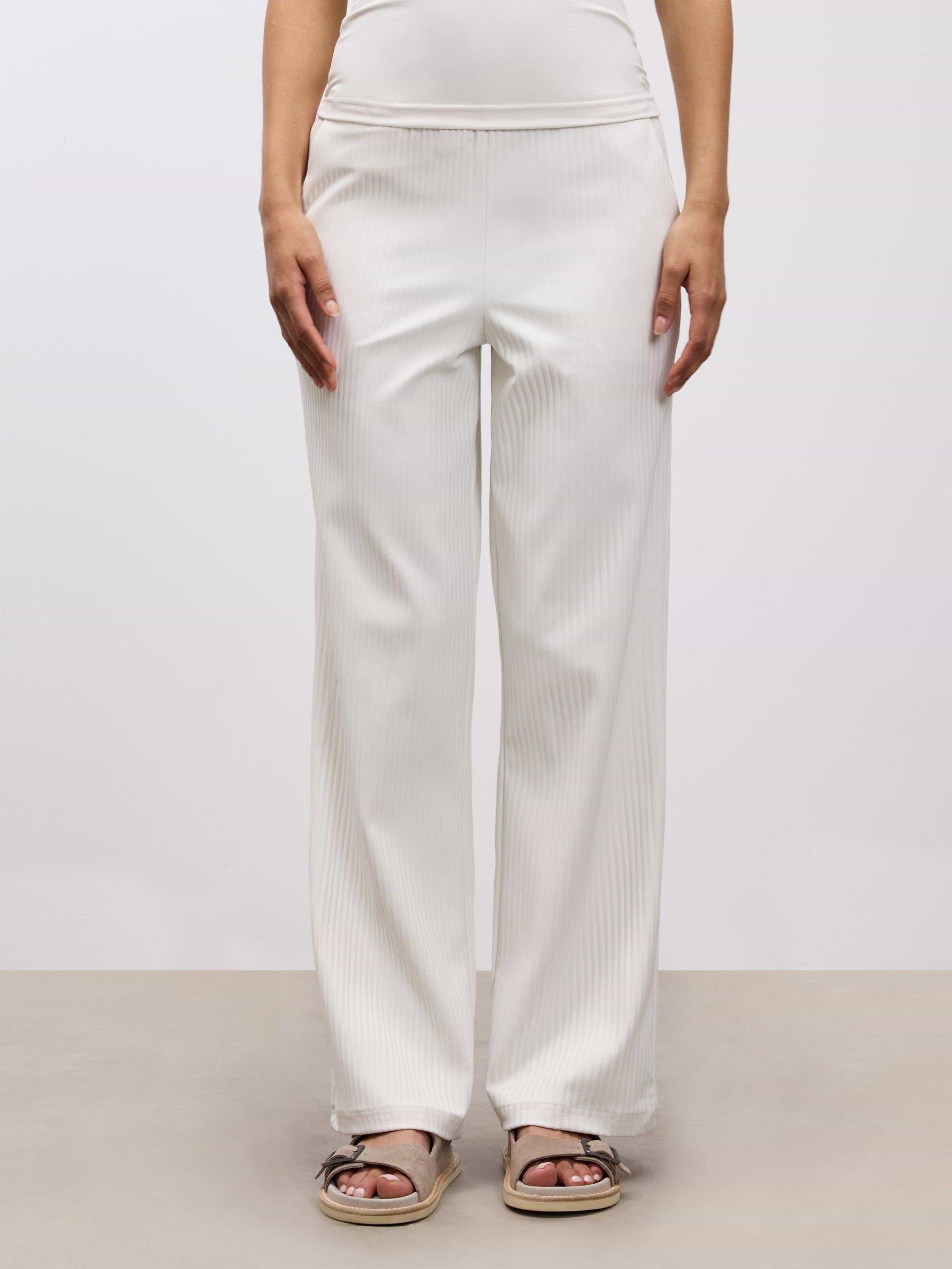 Womens Pleated Trouser in Ecru