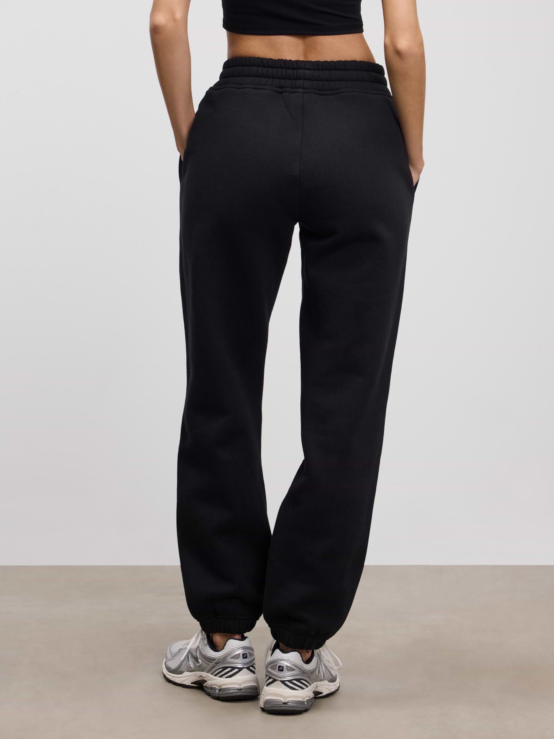 Womens Relaxed Cuffed Jogger in Black